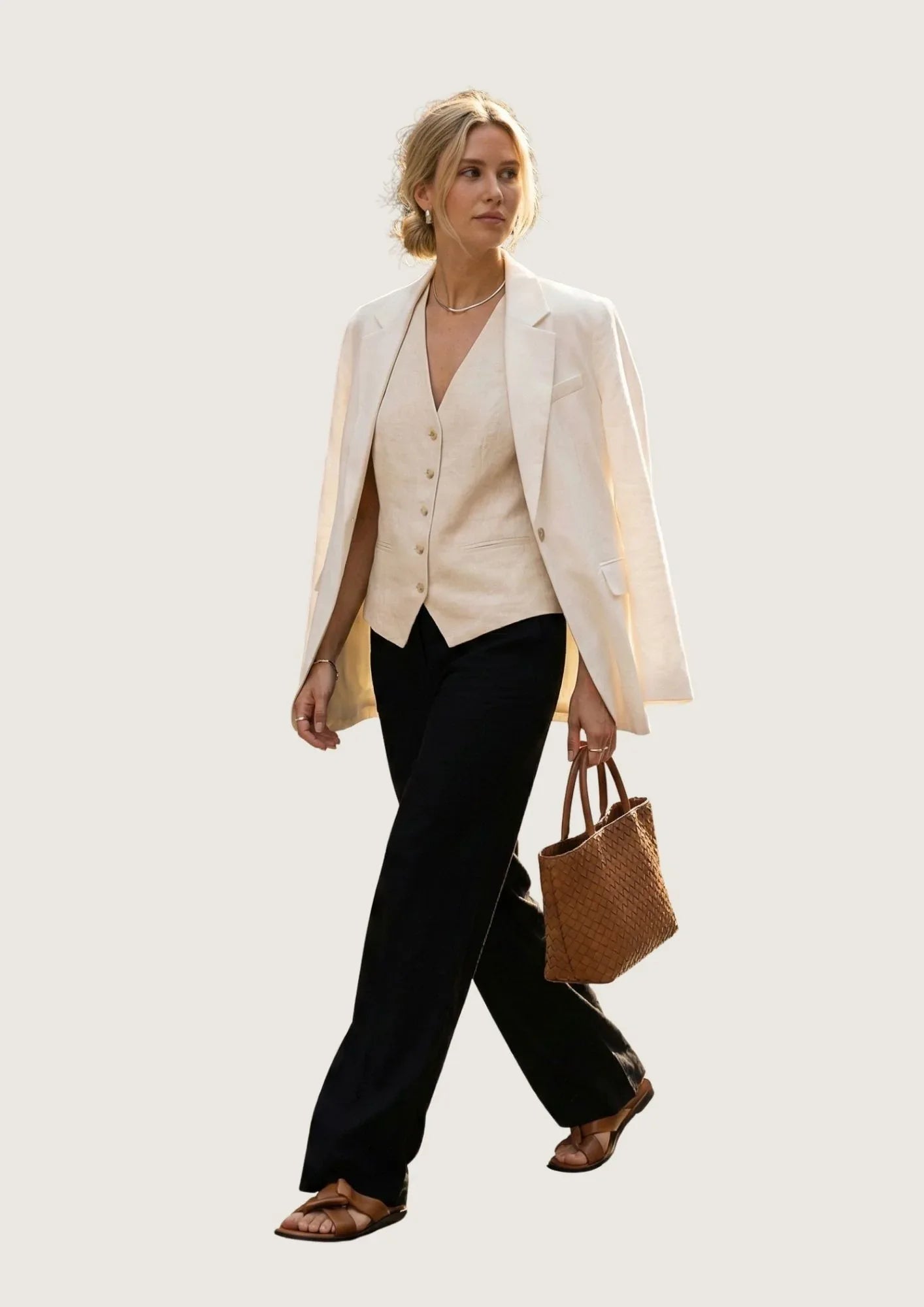 KI Modell im Studio in der Hose Spino im Print Marine vom Hamburger Modelabel stegmann mode