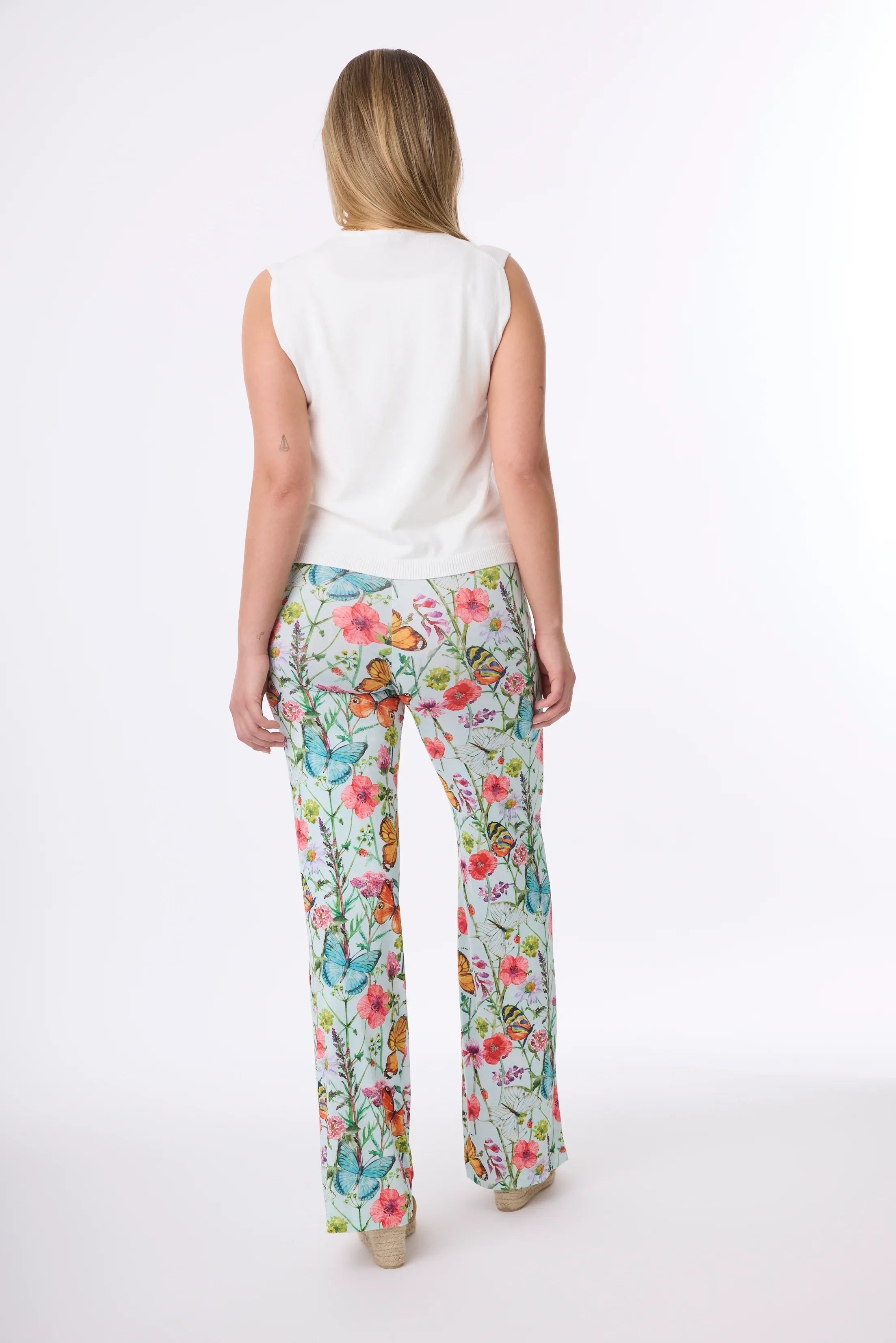 Stoffhose im Print Papilon Bleu vom Hamburger Modelabel stegmann mode