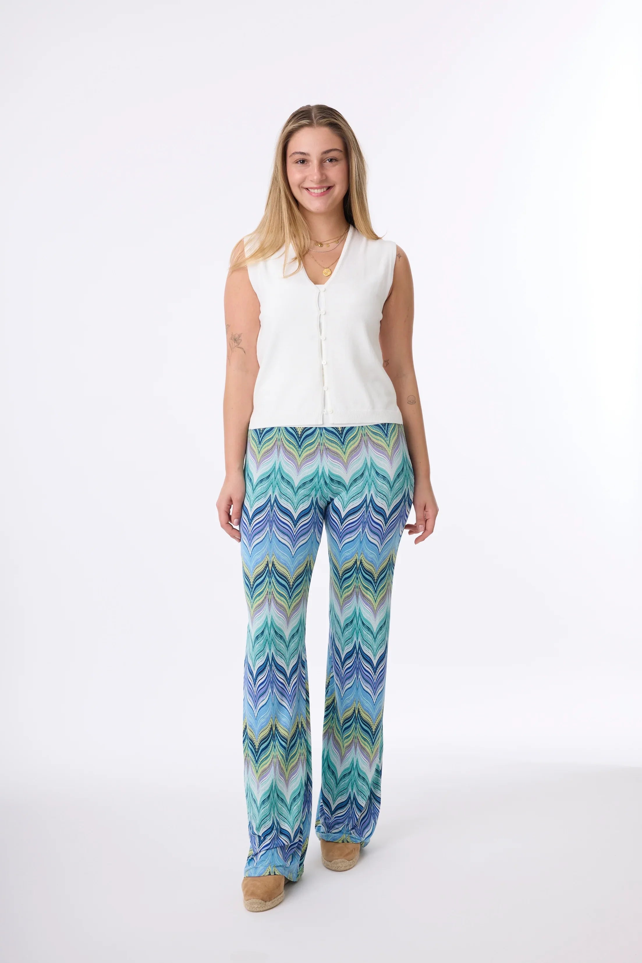 Stoffhose im Print Zick Zack Violet vom Hamburger Modelabel stegmann mode