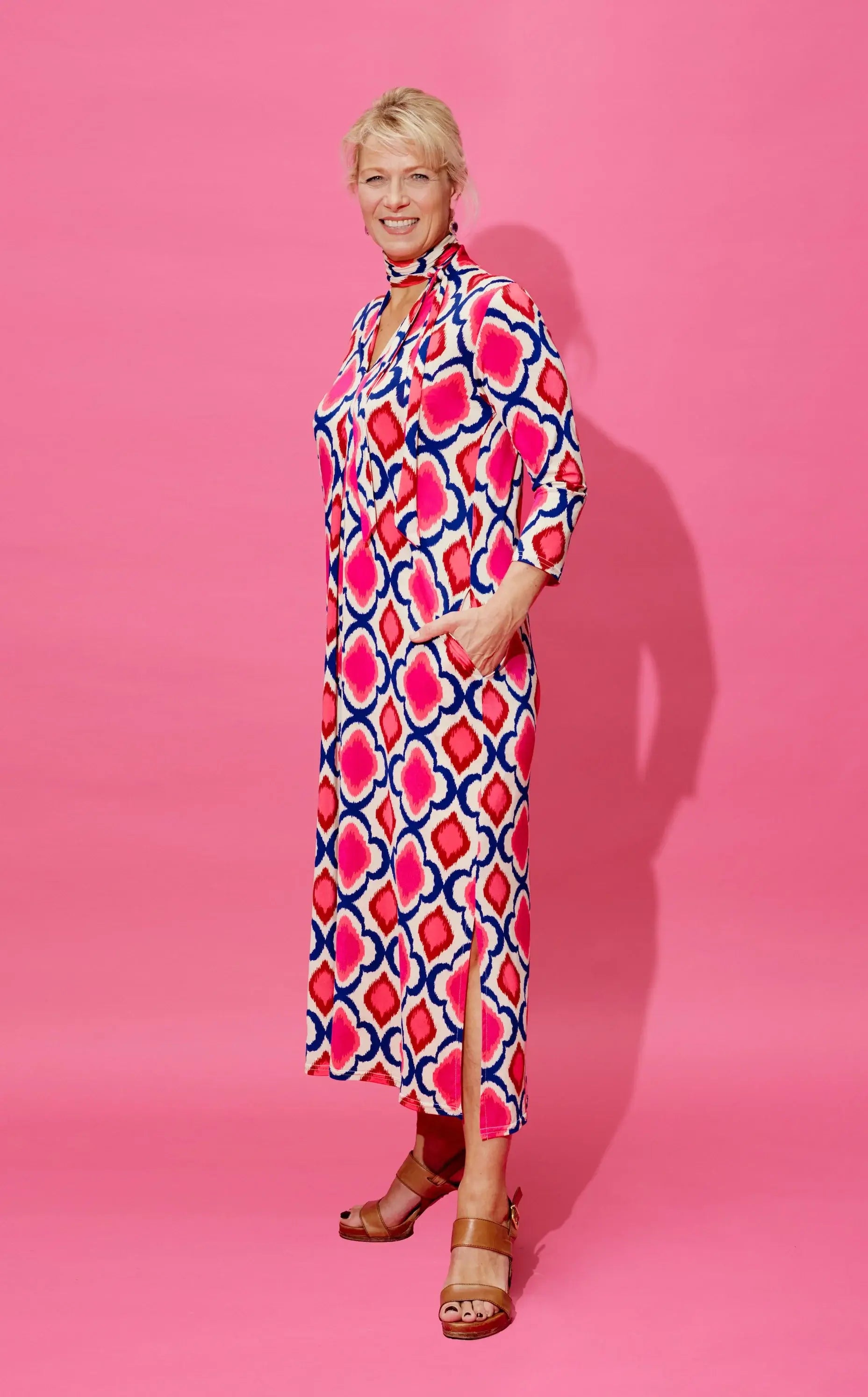 Midikleid mit Muster von dem Hamburger Modelabel stegmann mode