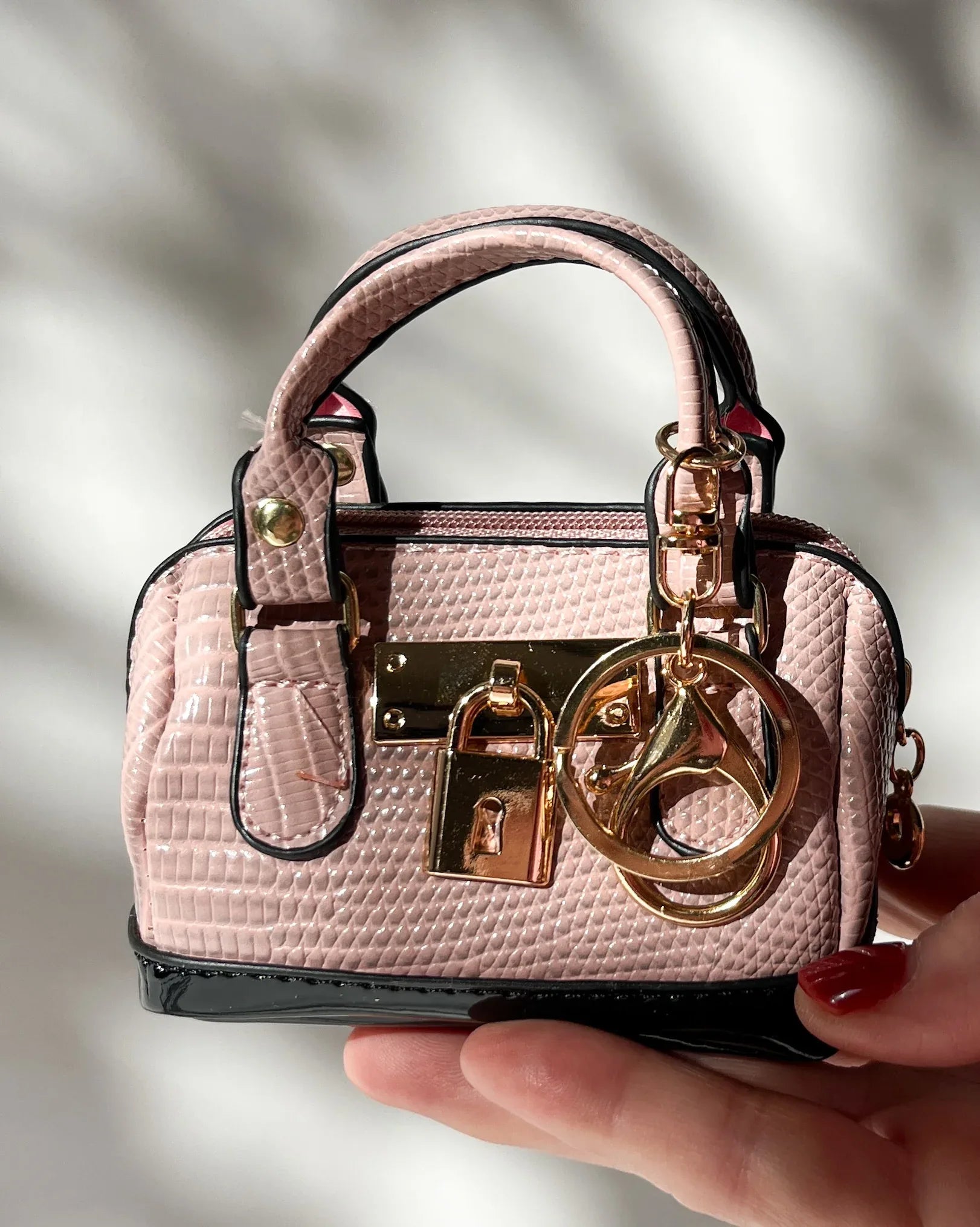 Produktfoto Minitasche als Taschenanhänger in der Farbe Rosa vom Hamburger Modelabel stegmann mode