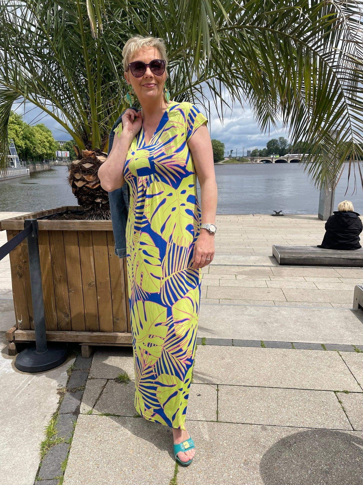 Langes Kleid mit Muster von dem Hamburger Modelabel stegmann mode