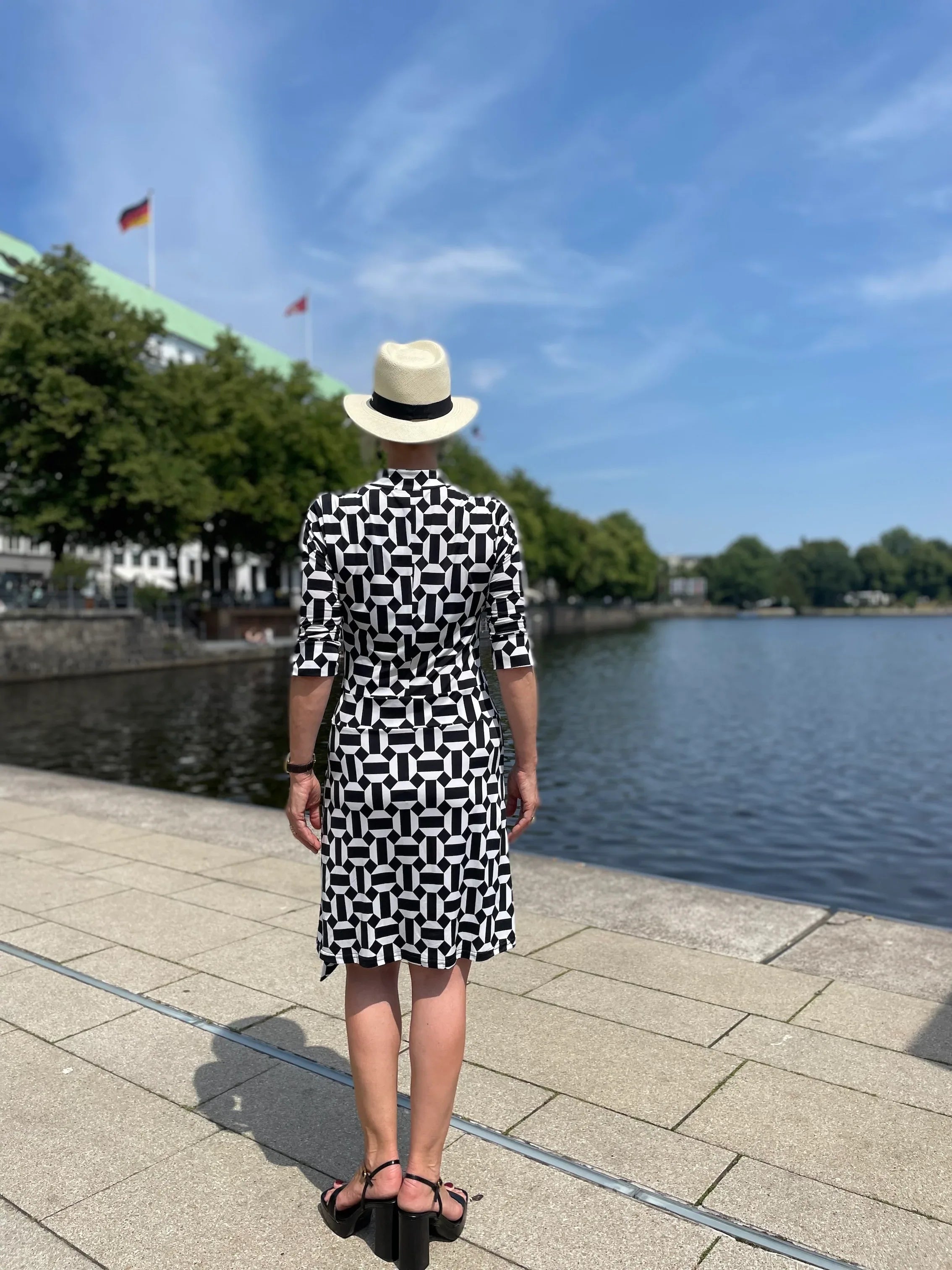 Kleid mit Muster von dem Hamburger Modelabel stegmann mode