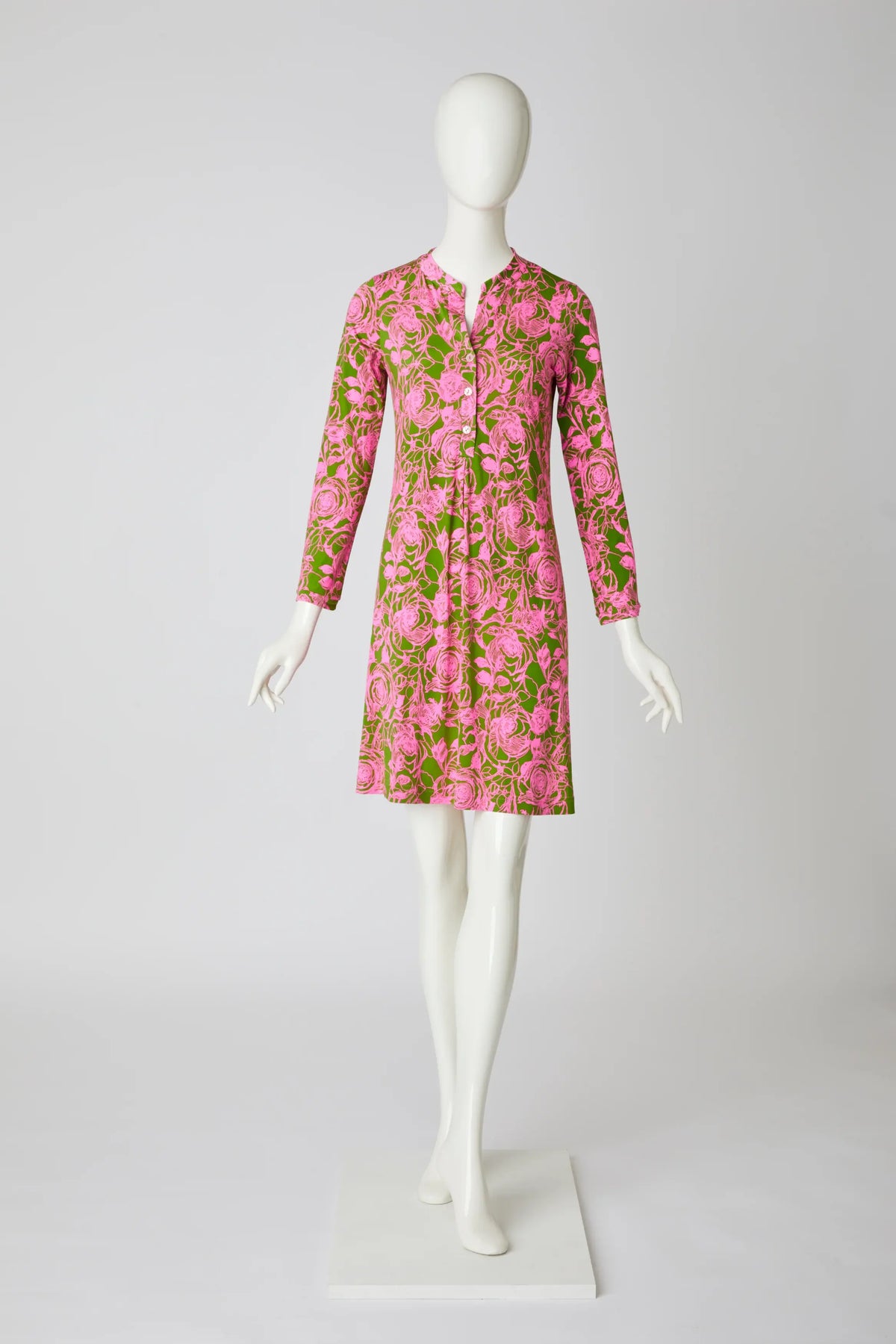 Kleid mit Knopfleiste und Muster von dem Hamburger Modelabel stegmann mode