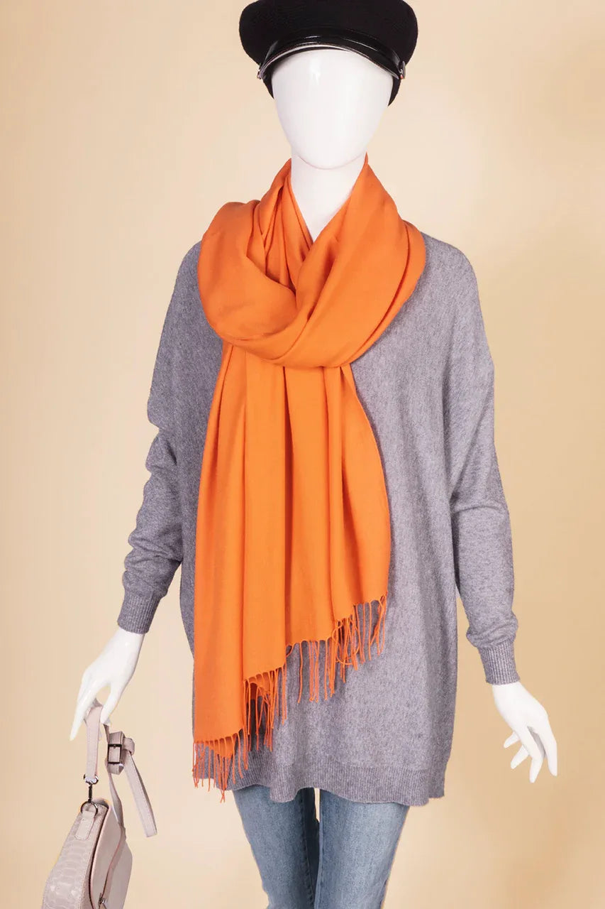 Pashima-Schal mit Fransen von dem Hamburger Modelabel stegmann mode