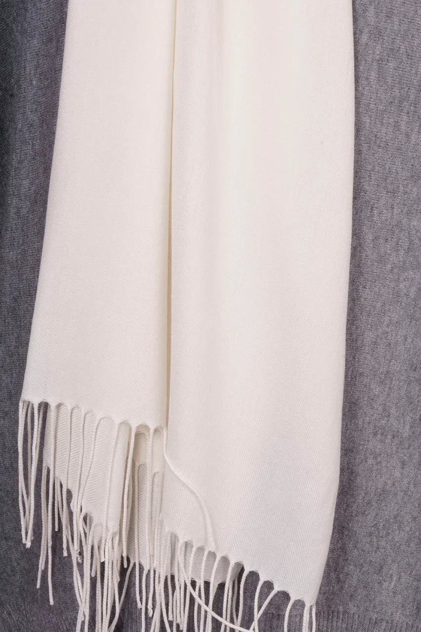 Pashima-Schal mit Fransen von dem Hamburger Modelabel stegmann mode