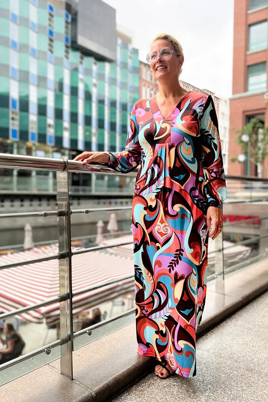 langes Kleid mit Muster von dem Hamburger Modelabel stegmann mode