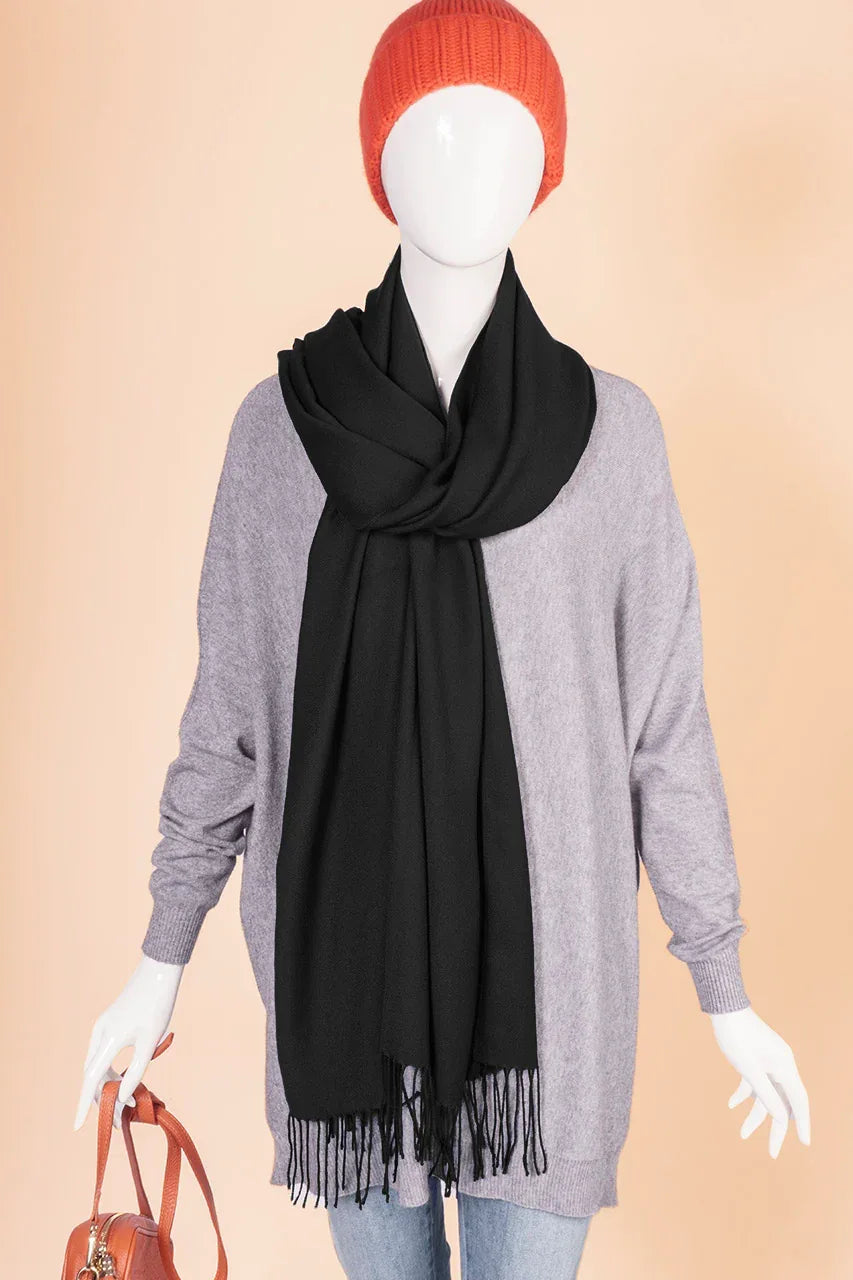 Pashima-Schal mit Fransen von dem Hamburger Modelabel stegmann mode