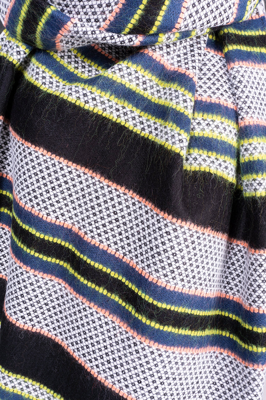 Schal mit Muster von dem Hamburger Modelabel Stegmann Mode