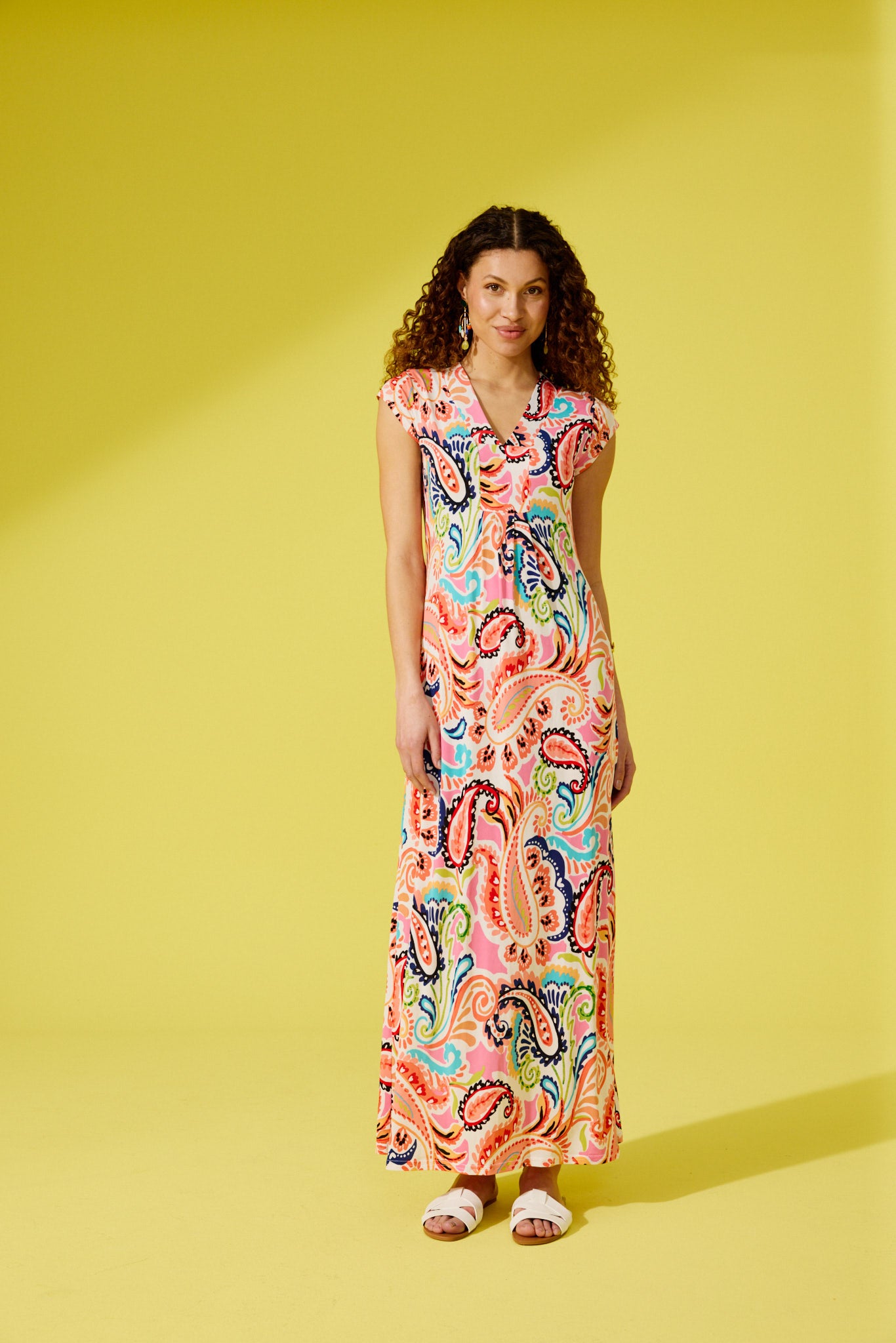 Langes Kleid mit Muster von dem Hamburger Modelabel stegmann mode