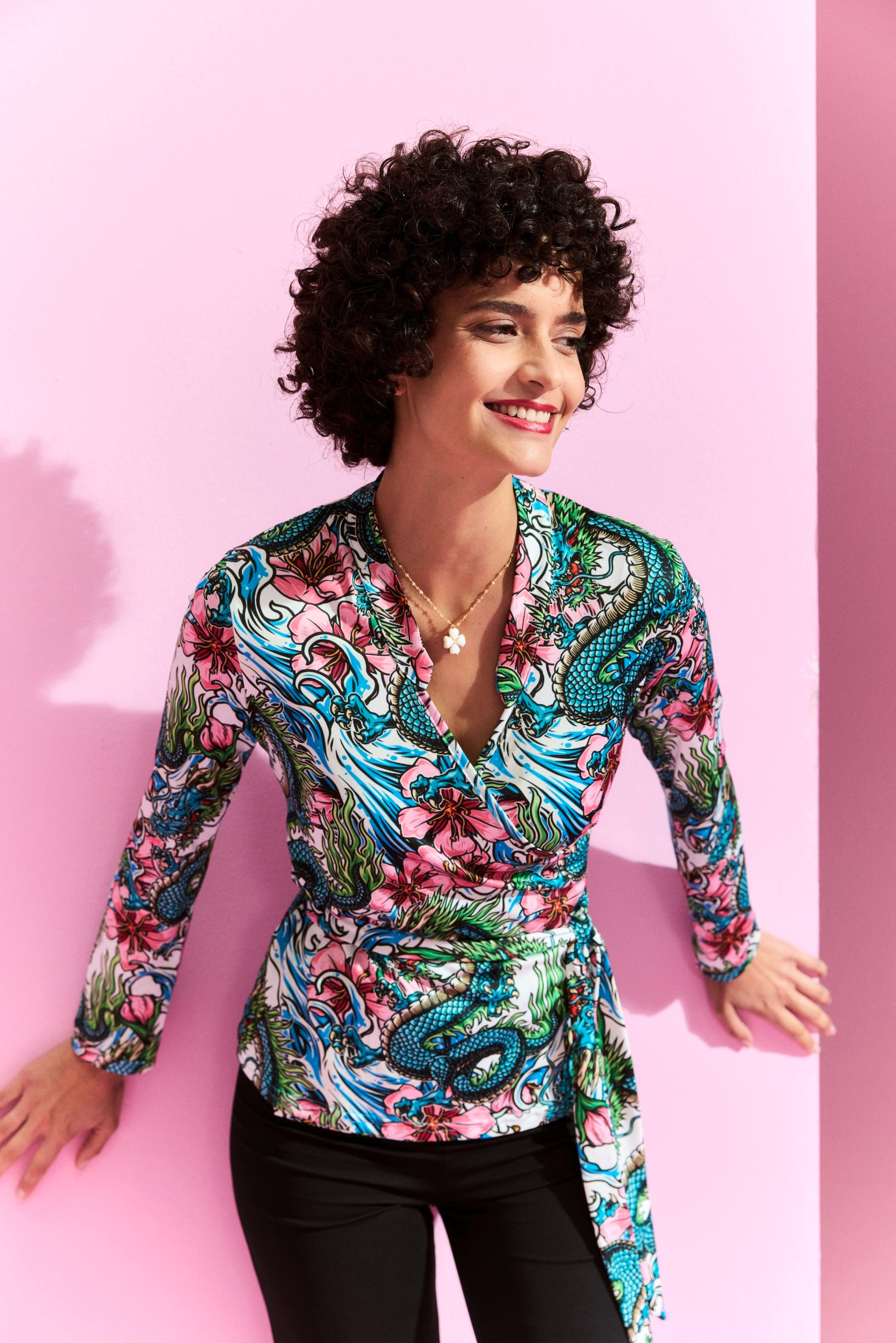Kurze Bluse in Wickeloptik vom Hamburger Modellabel stegmann mode