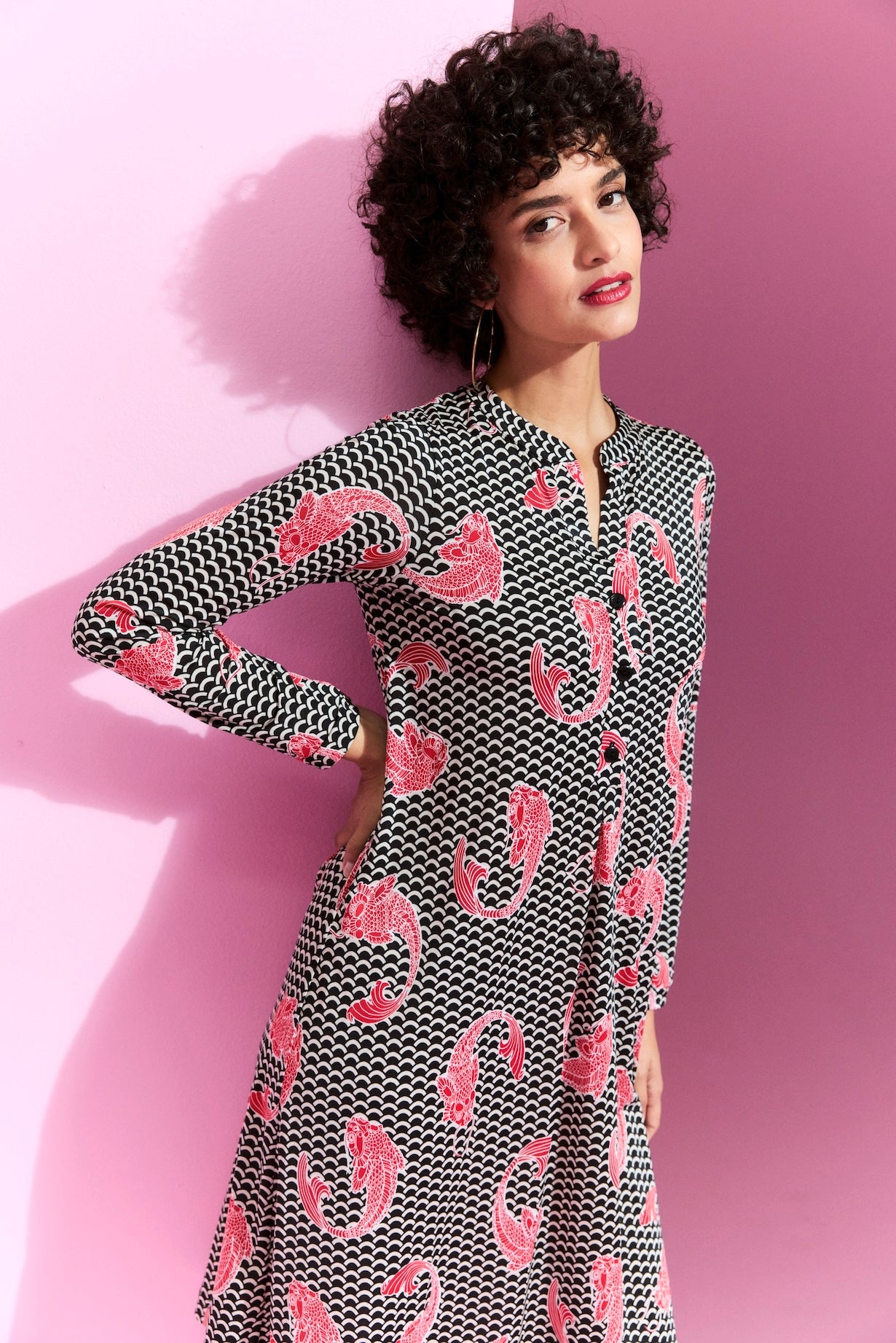 Kleid mit Knopfleiste und Muster von dem Hamburger Modelabel stegmann mode