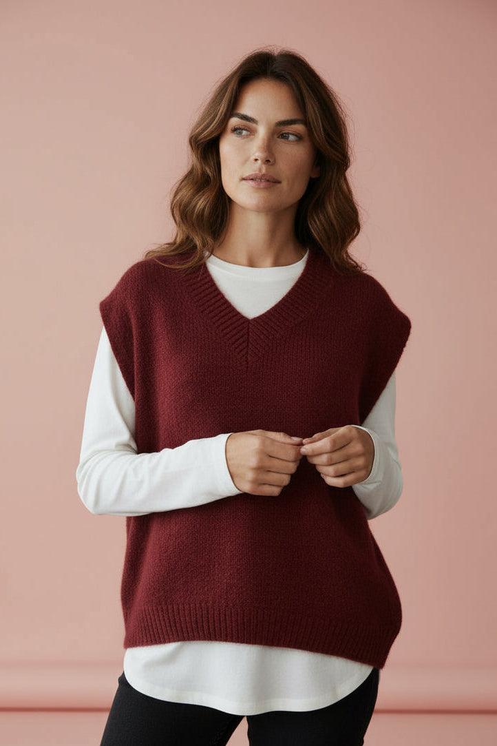 Produktfoto vom Pullunder Alva in der Farbe Bordeaux vom Hamburger Modelabel stegmann mode