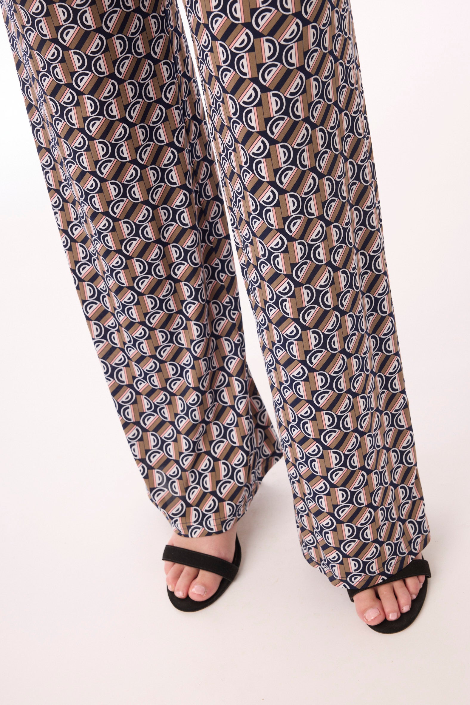 Jumpsuit mit Muster von dem Hamburger Modelabel stegmann mode