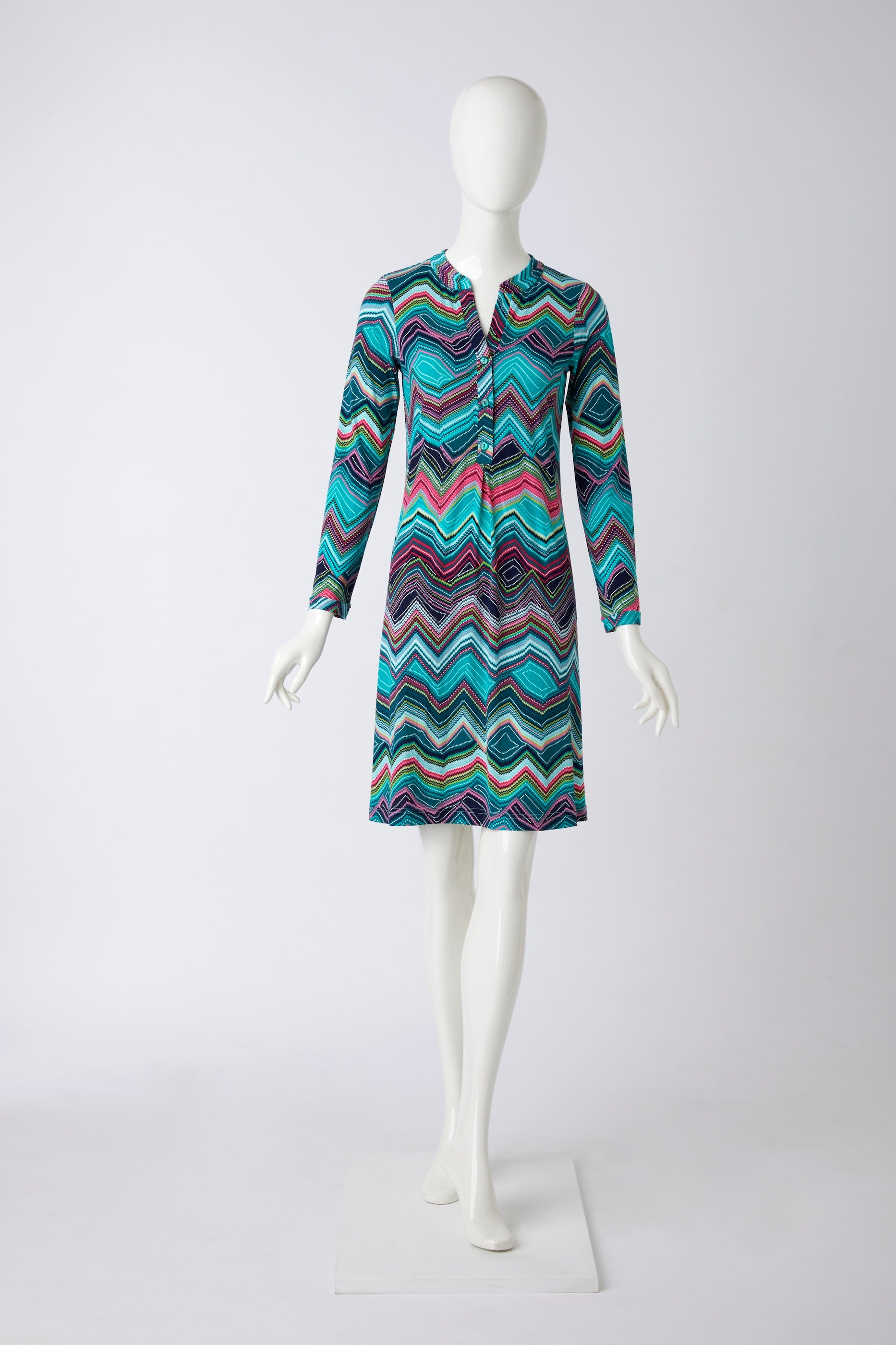Kleid mit Knopfleiste und Muster von dem Hamburger Modelabel stegmann mode