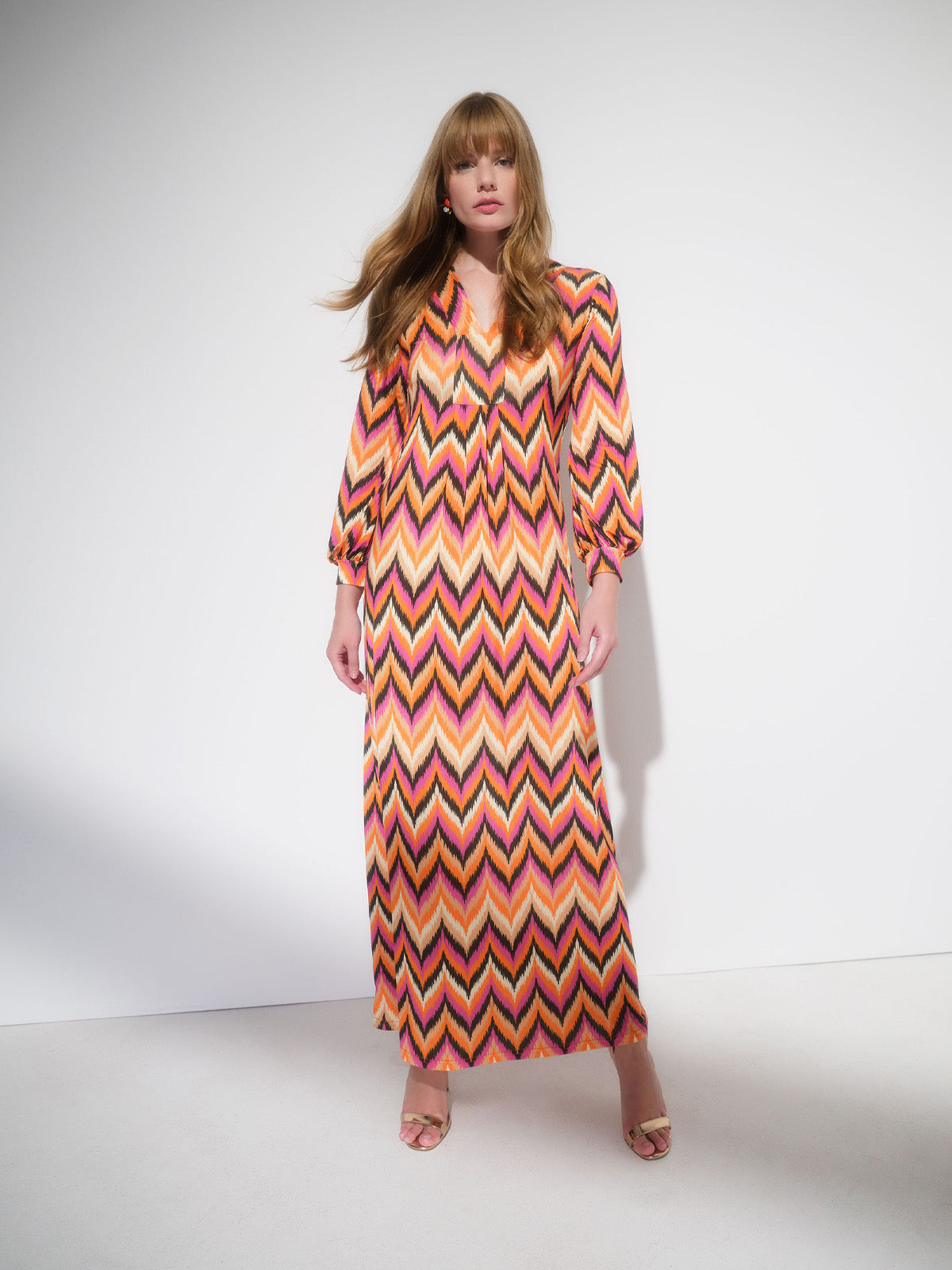 langes Kleid mit Muster von dem Hamburger Modelabel stegmann mode