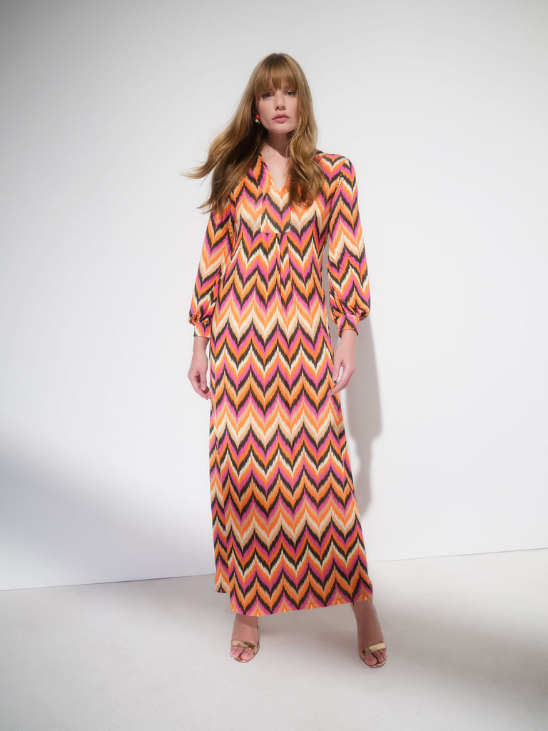 langes Kleid mit Muster von dem Hamburger Modelabel stegmann mode