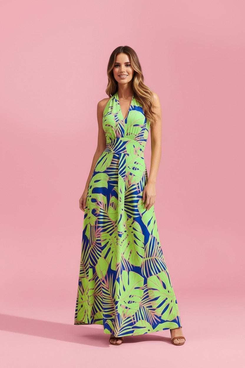 KI generiertes Modell im Studio im Kleid Fay im Print Monstera vom Hamburger Modelabel stegmann mode