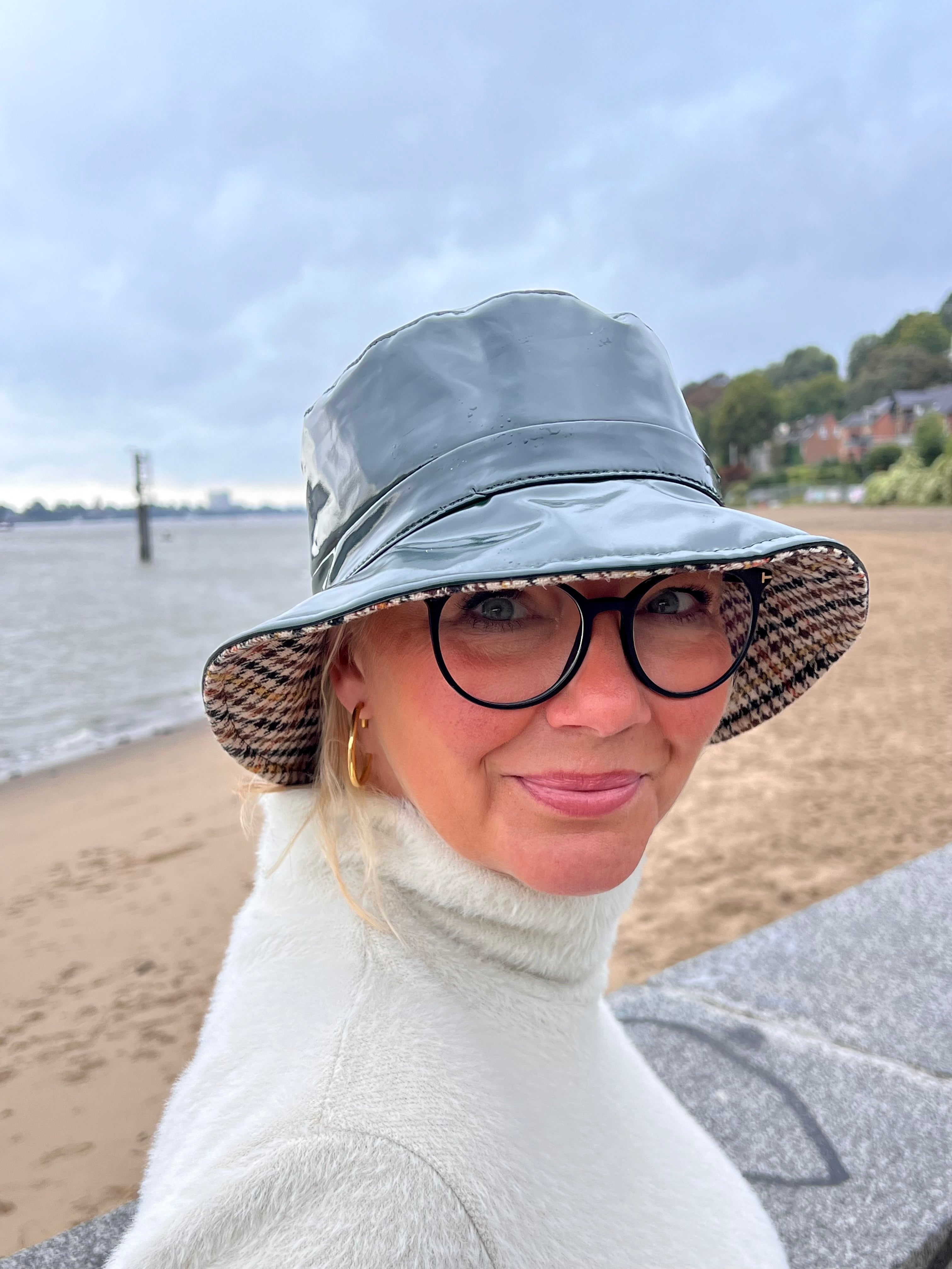 Bucket-Hat von dem Hamburger Modelabel Stegmann Mode