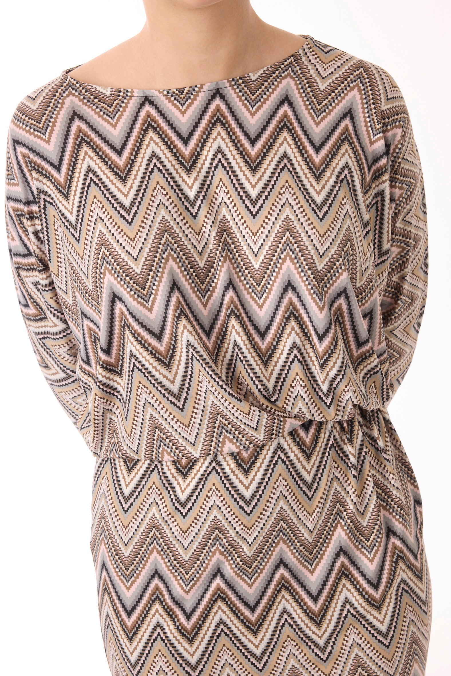 Kleid mit Muster von dem Hamburger Modelabel stegmann mode