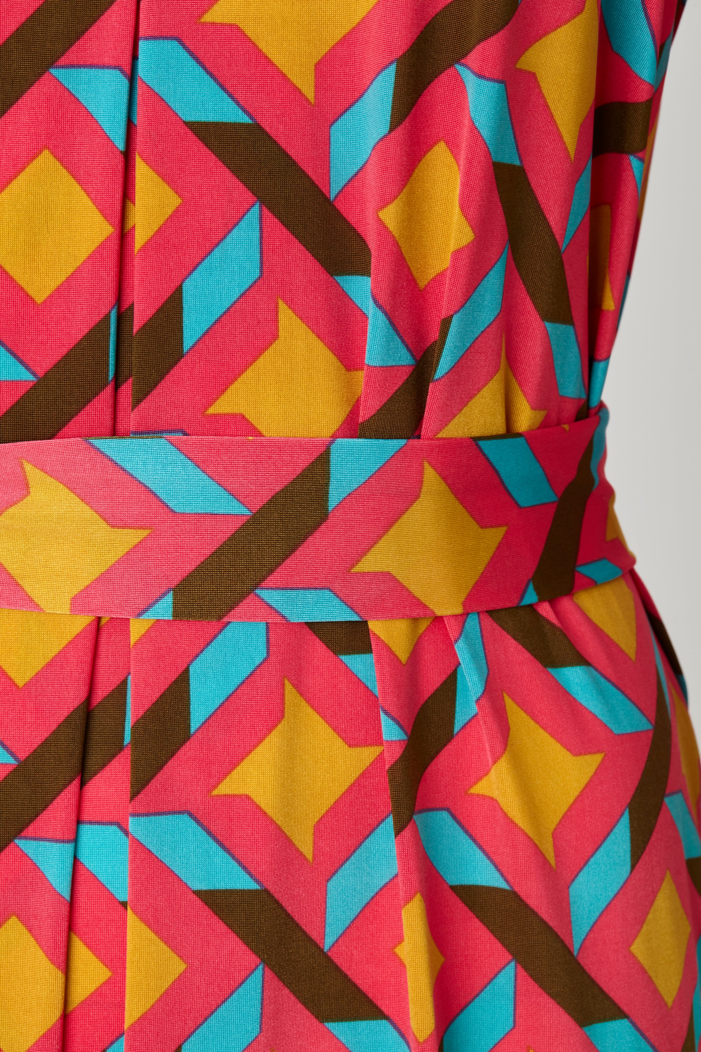 langes Kleid mit Muster von dem Hamburger Modelabel stegmann mode