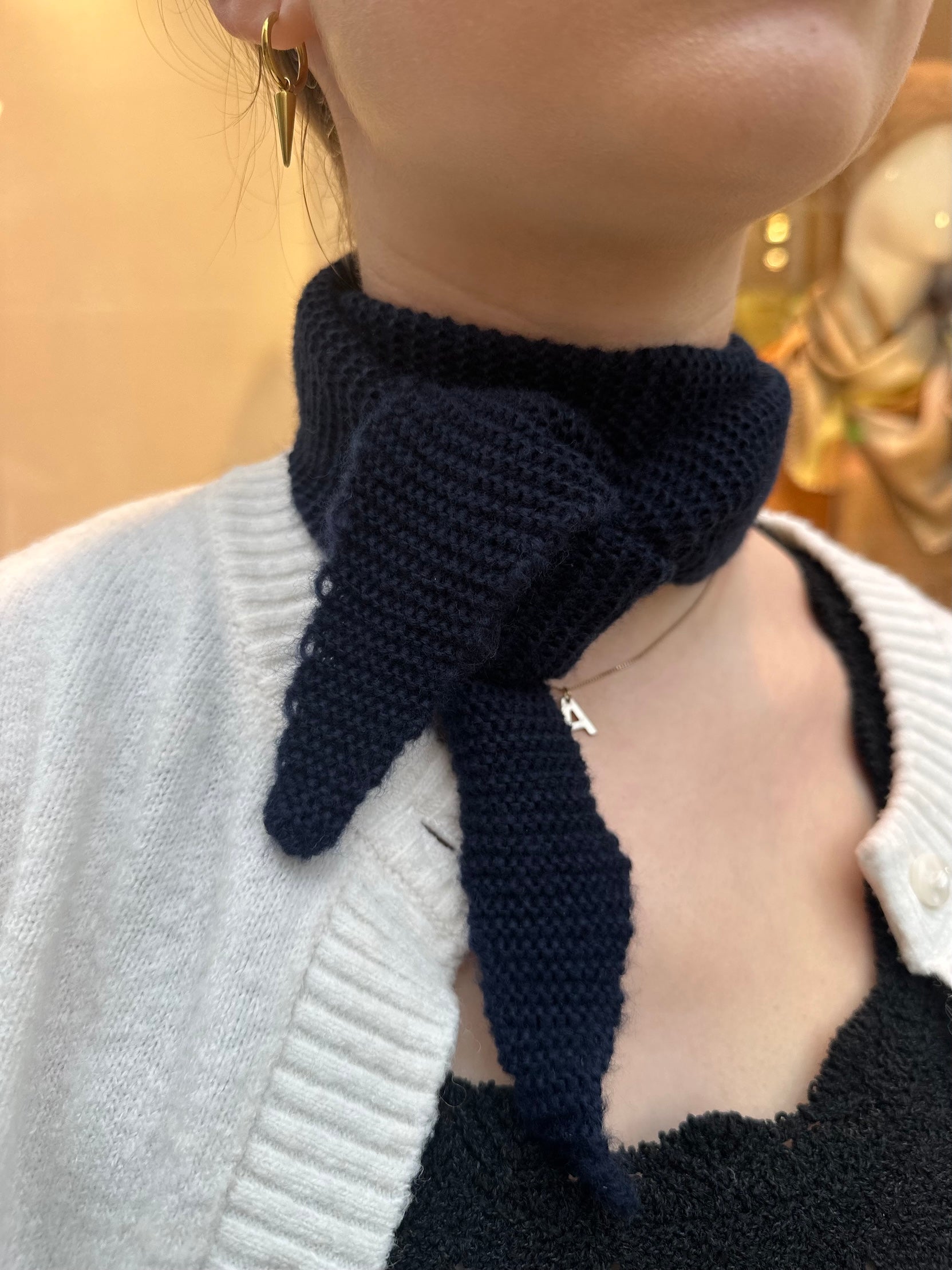 Sophie Schal im Farbton Marine vom Hamburger Modelabel stegmann mode