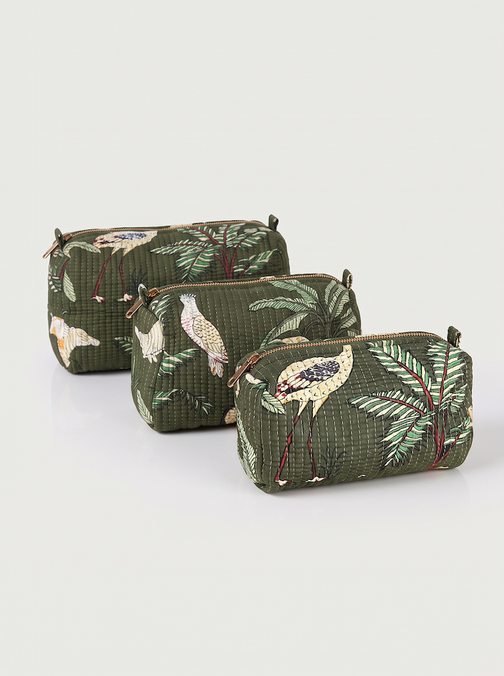 Produktfoto von allen drei Größen der Kosmetiktasche Tropical Birds vom Hamburger Modelabel Stegmann Mode