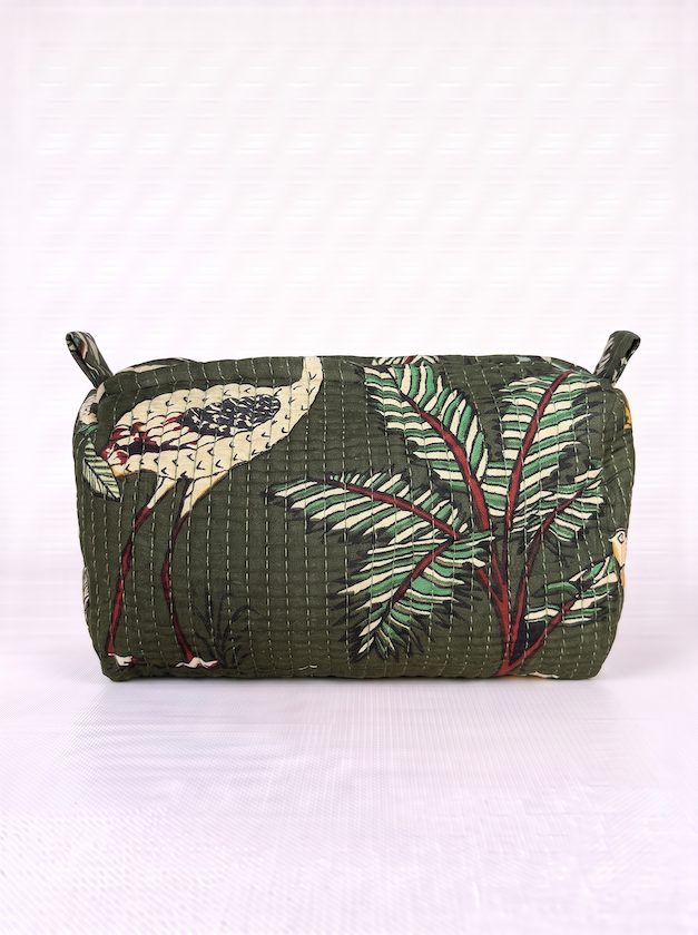 Produktfoto von der Kosmetiktasche Tropical Birds ini der Größe klein vom Hamburger Modelabel Stegmann Mode