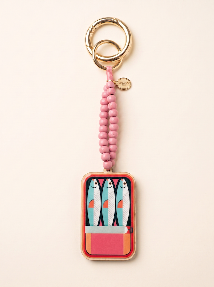 Taschen und Schlüsselanhänger mit Sardinen Motiv vom Hamburger Modelabel stegmann mode 