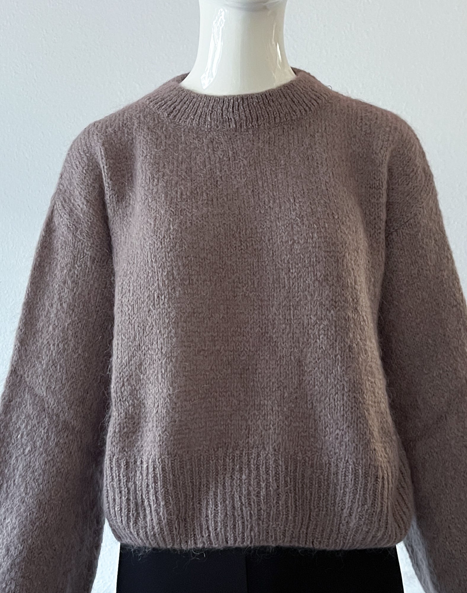 Produktfoto kurzer Pullover Maja in der Farbe Muskat vom Hamburger Modelabel stegmann mode