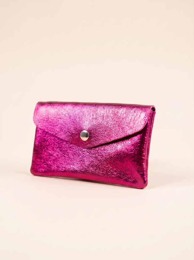 Kleine Metallictasche in Fuchsia vom Hamburger Modelabel Stegmann Mode
