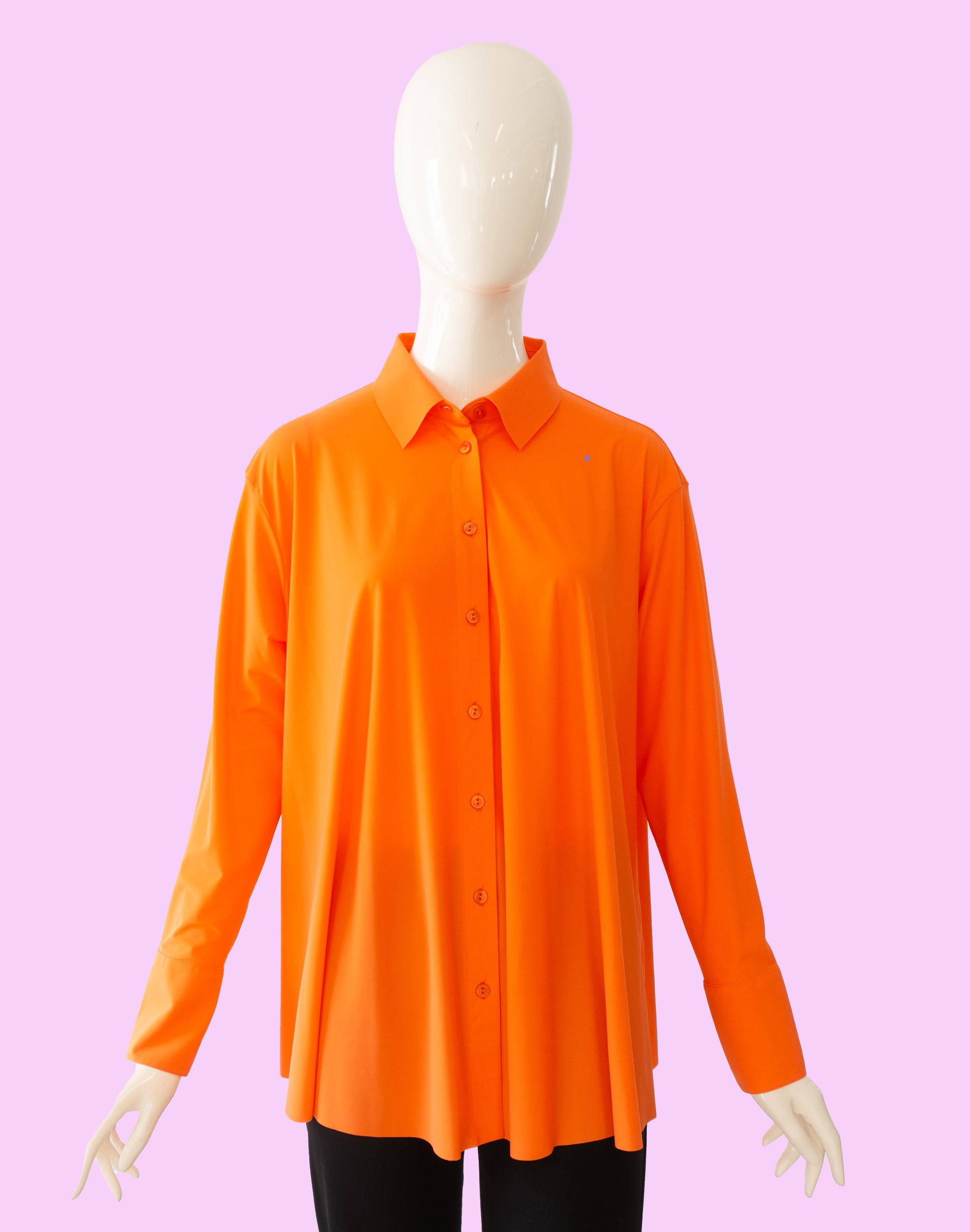 Ausgestellte Bluse von dem Hamburger Modelabel Stegmann Mode