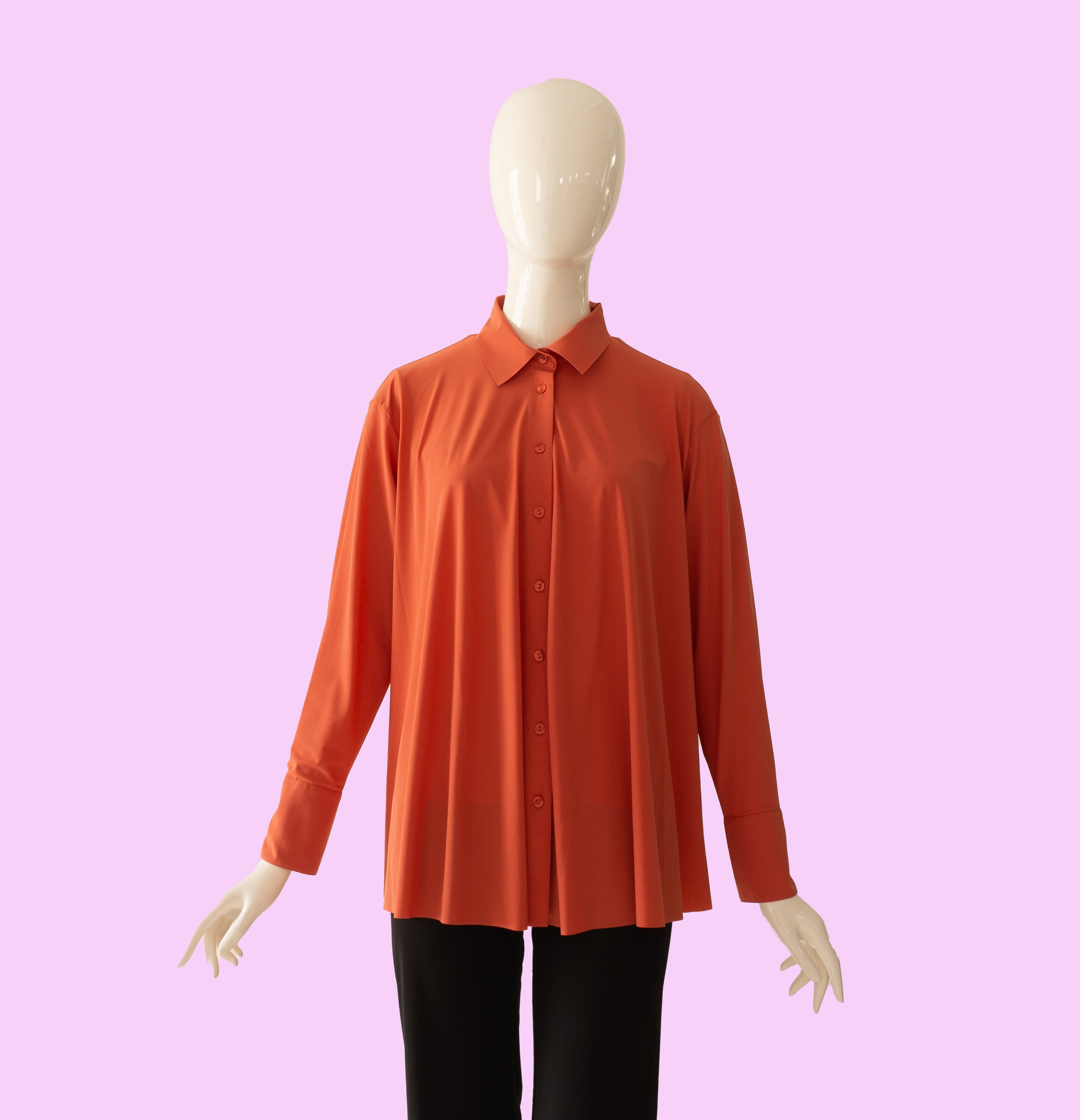 Ausgestellte Bluse von dem Hamburger Modelabel Stegmann Mode