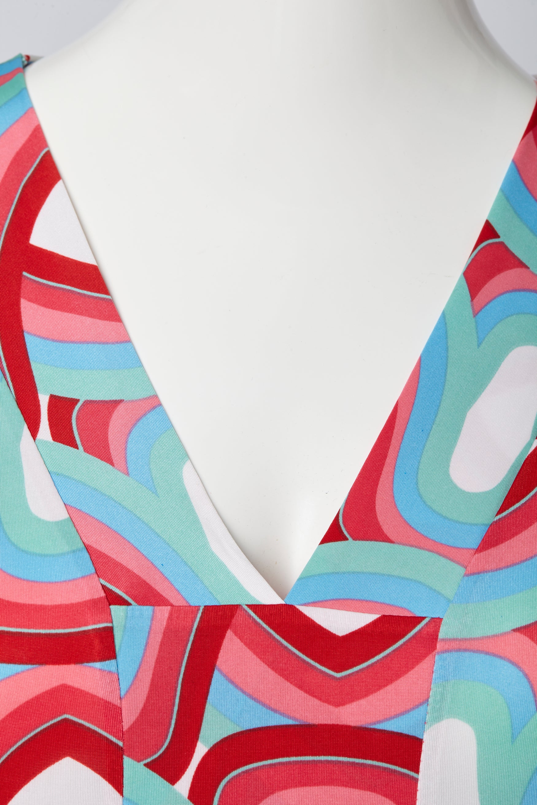 Langes Kleid mit Muster von dem Hamburger Modelabel stegmann mode