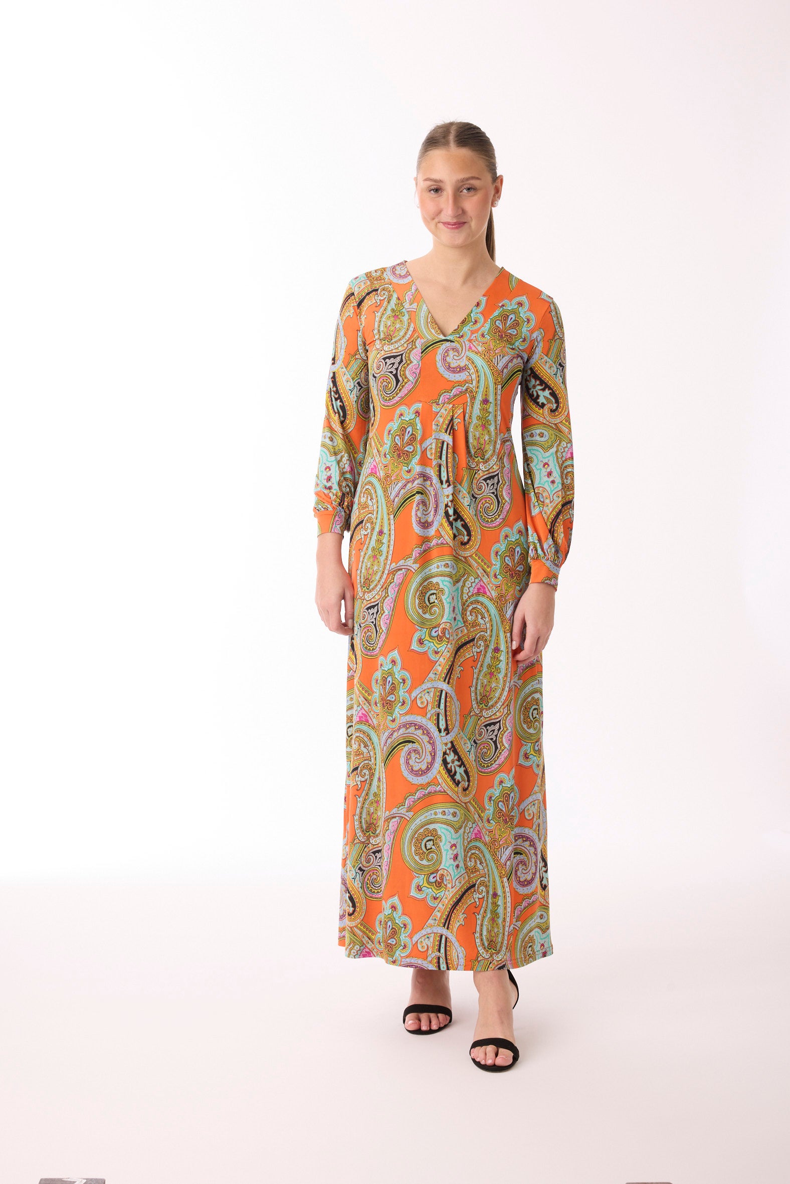 Langes Kleid mit Muster von dem Hamburger Modelabel stegmann mode