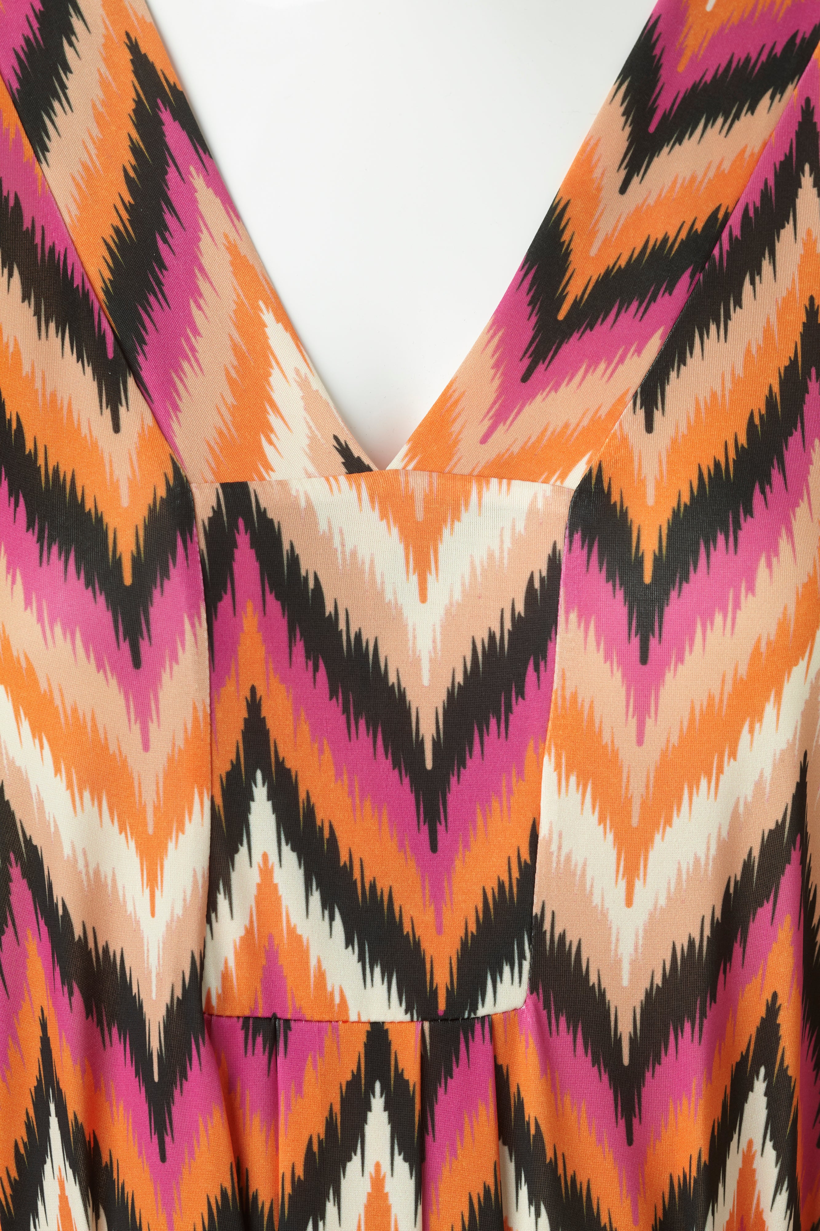 langes Kleid mit Muster von dem Hamburger Modelabel stegmann mode