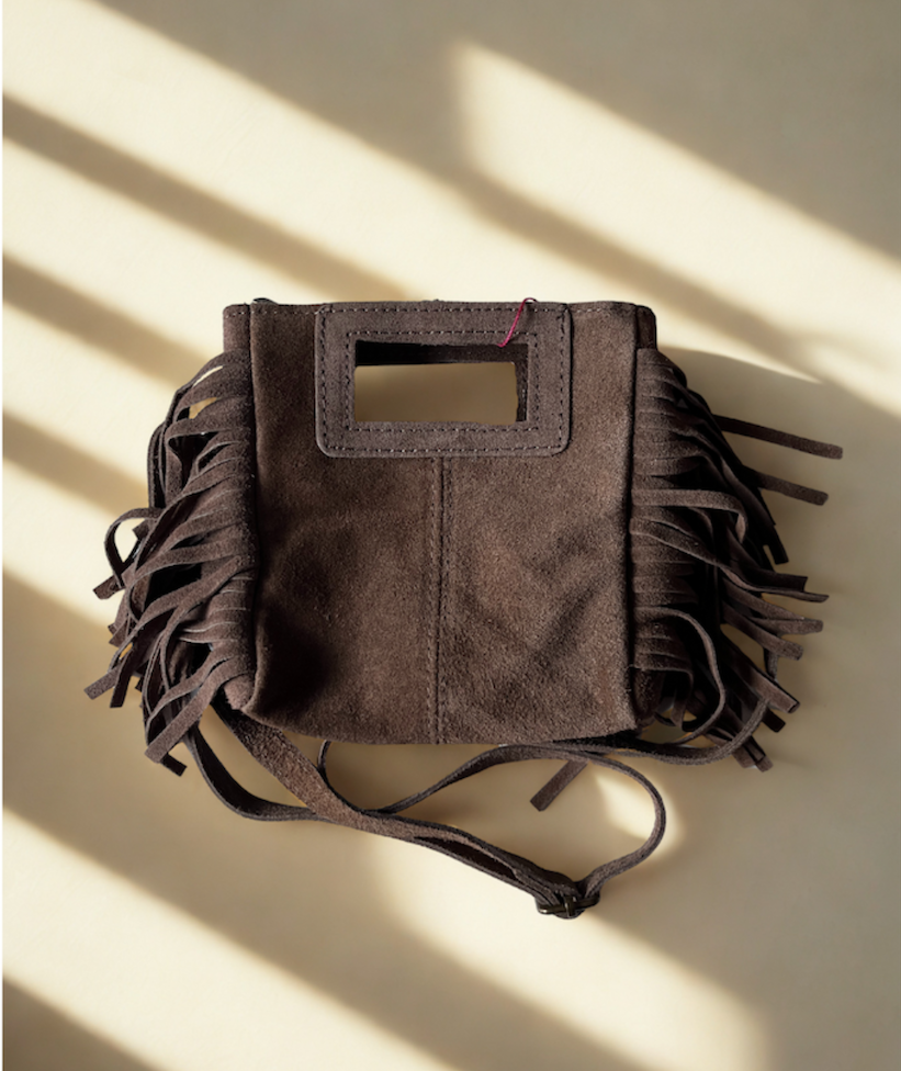 Produktfoto von Fransentasche Moja in klein in der Farbe Braun vom Hamburger Modelabel stegmann mode