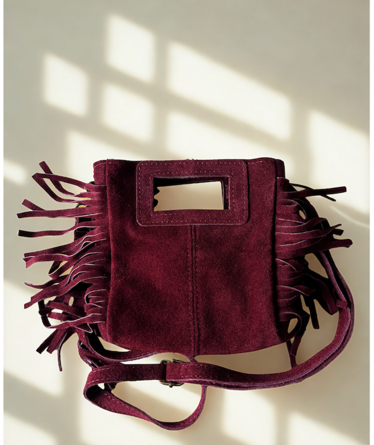 Produktfoto von Fransentasche Moja in klein in der Farbe Burgundy vom Hamburger Modelabel stegmann mode