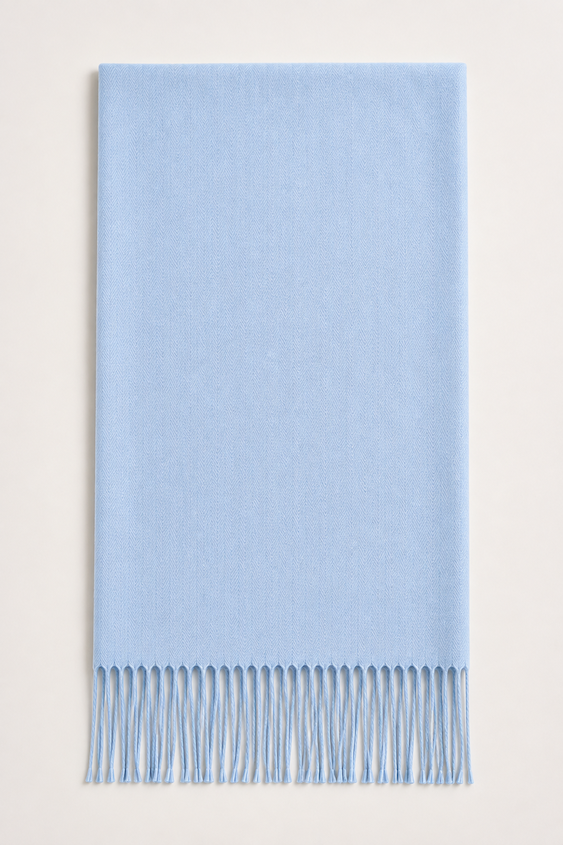 Produktfoto von Pashmina Schal in der Farbe Babyblau vom Hamburger Modelabel Stegmann Mode