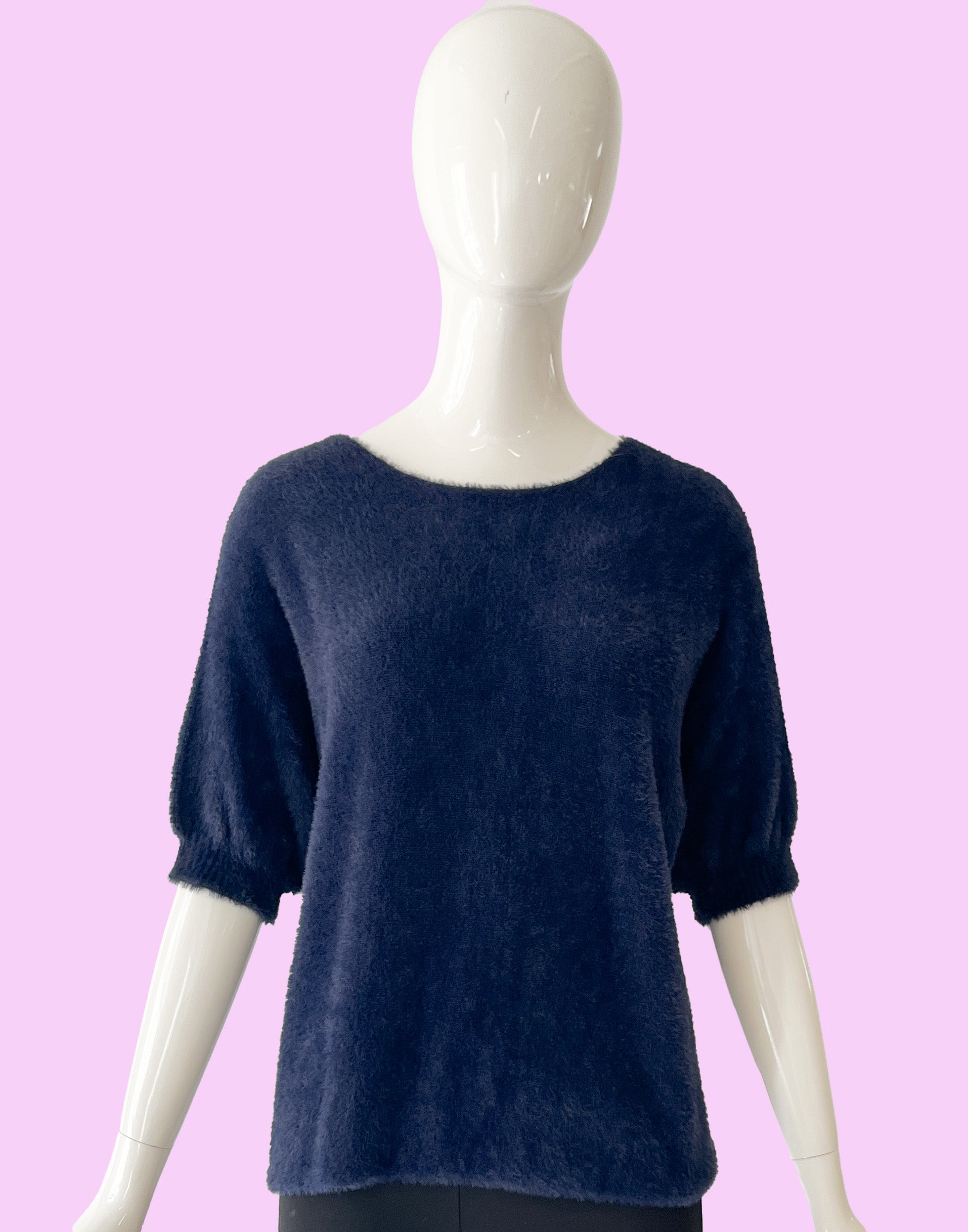 Produktfoto kuscheliger Pullover in Bleu Marine mit Halbarm  vom Hamburger Modelabel stegmann mode