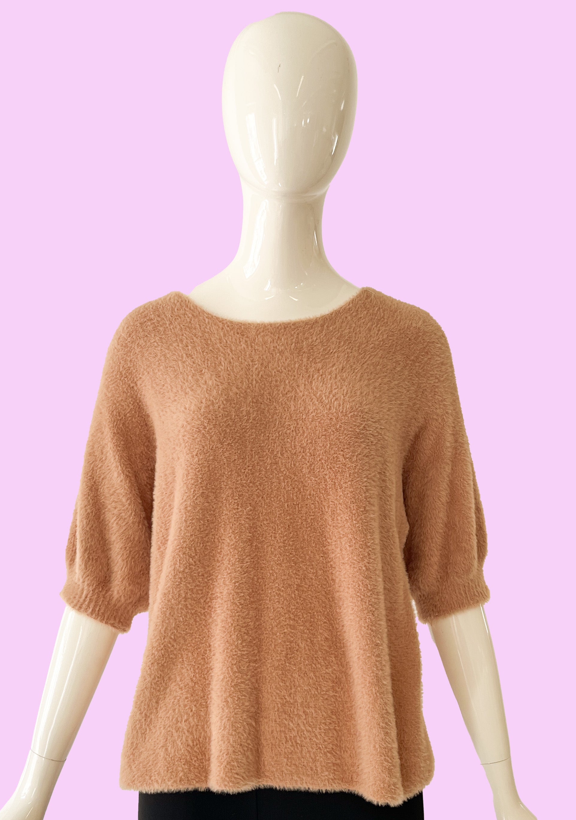Produktfoto kuscheliger Pullover in Camel mit Halbarm  vom Hamburger Modelabel stegmann mode