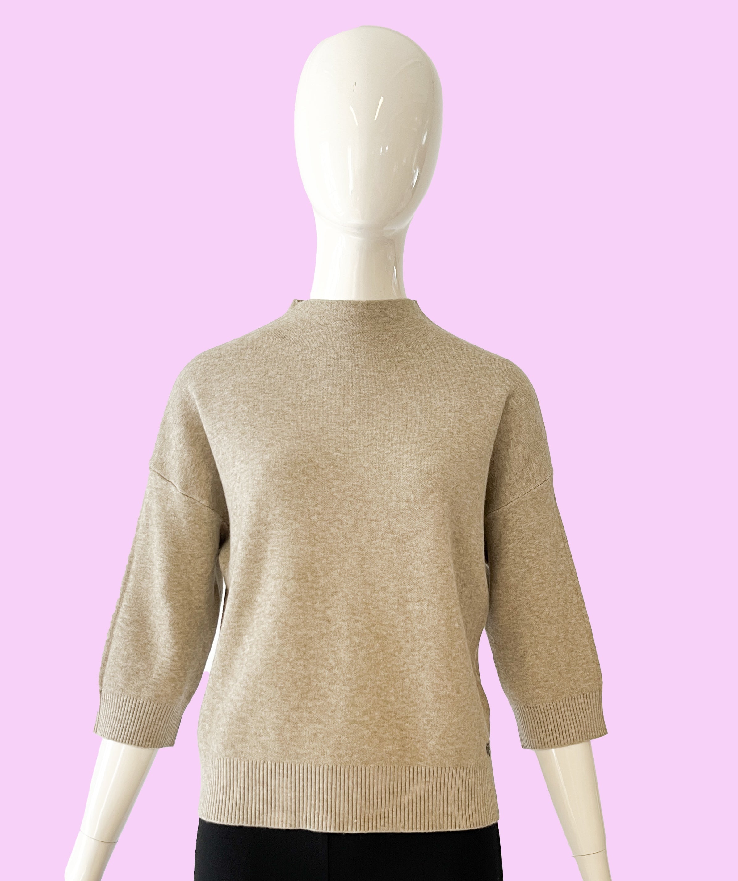 Produktfoto Pullover in BeigeChine mit Stehkragen und Halbarm vom Hamburger Modelabel stegmann mode