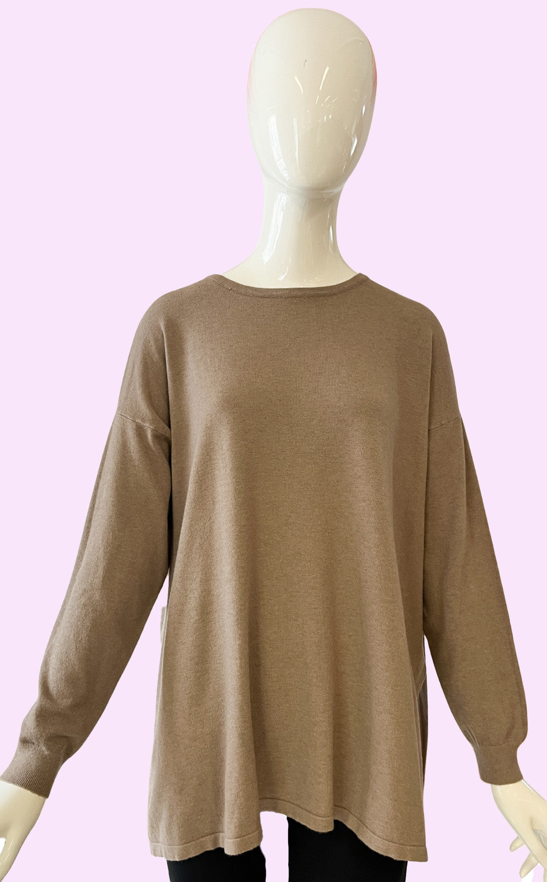 Produktfoto vom Pullover Juna in der Farbe Taupe vom Hamburger Modelabel stegmann mode