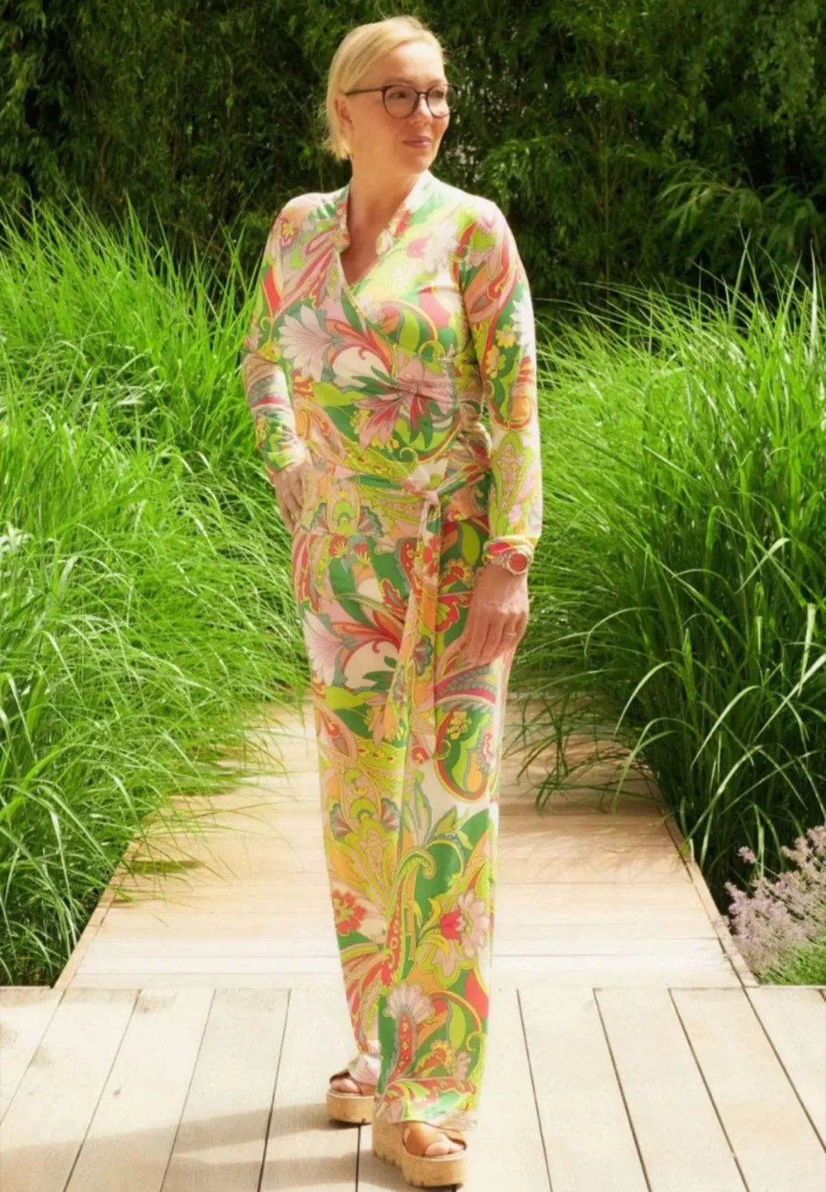 Kurze Bluse in Wickeloptik vom Hamburger Modellabel stegmann mode