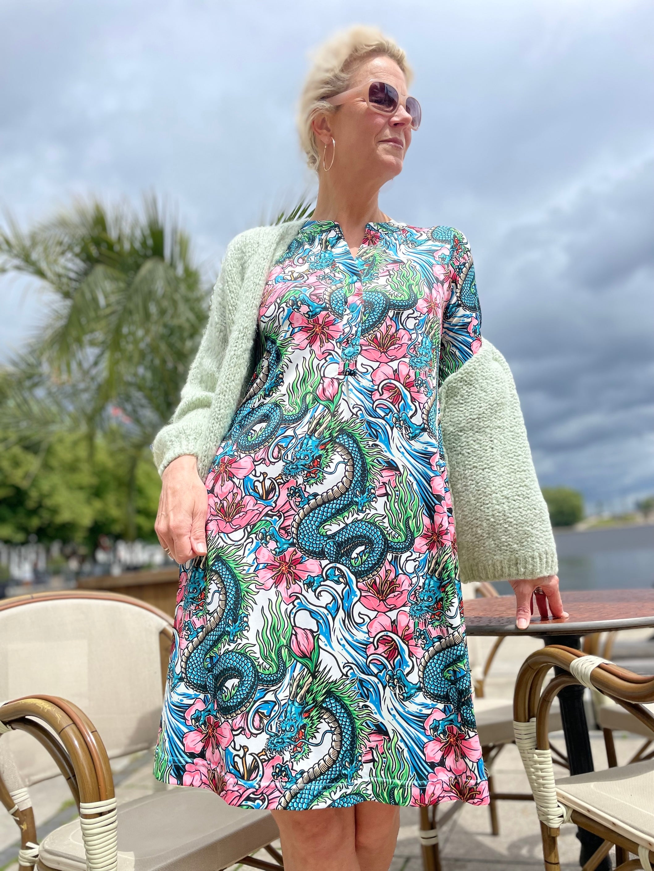 Kleid mit Knopfleiste und Muster von dem Hamburger Modelabel stegmann mode