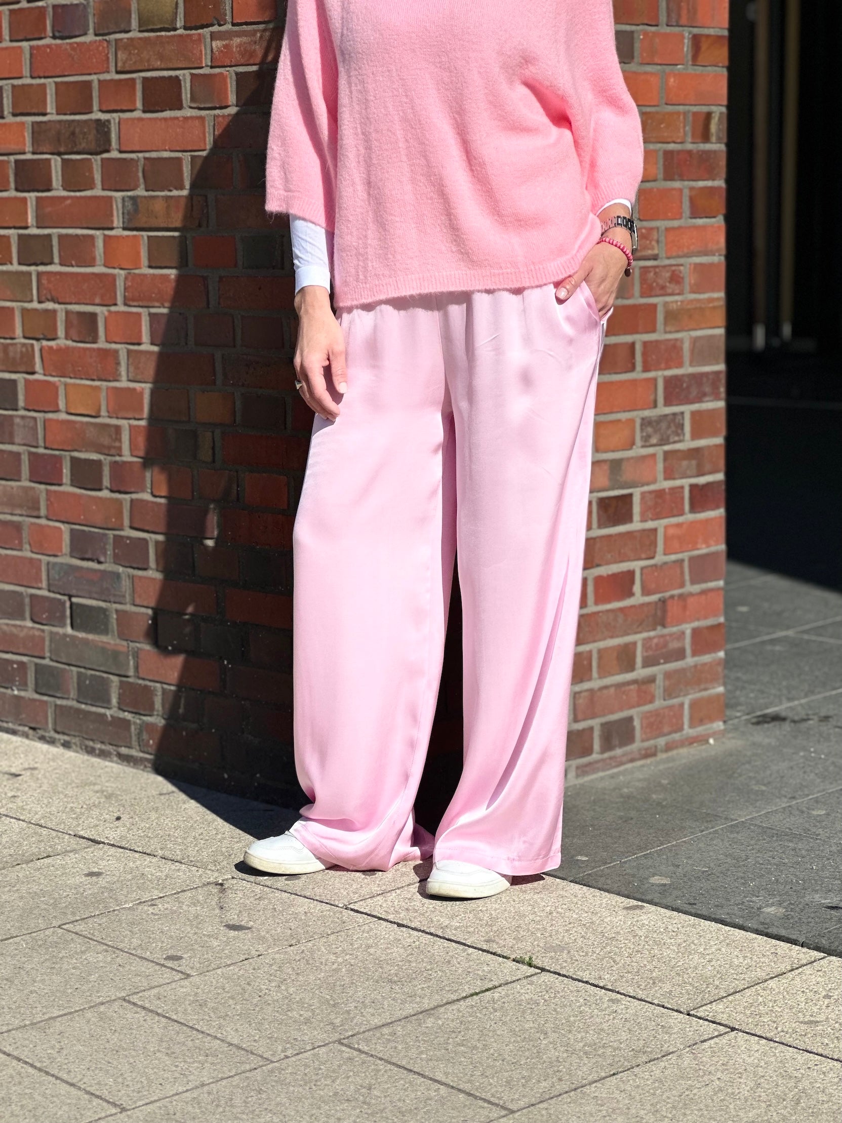 Lässige Satinhose vom Hamburger Modelabel stegmann mode
