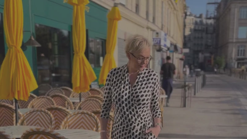 Film von Stefanie und Verena in Paris in der Herbstkollektion 2025 vom Hamburger Modelabel stegmann mode