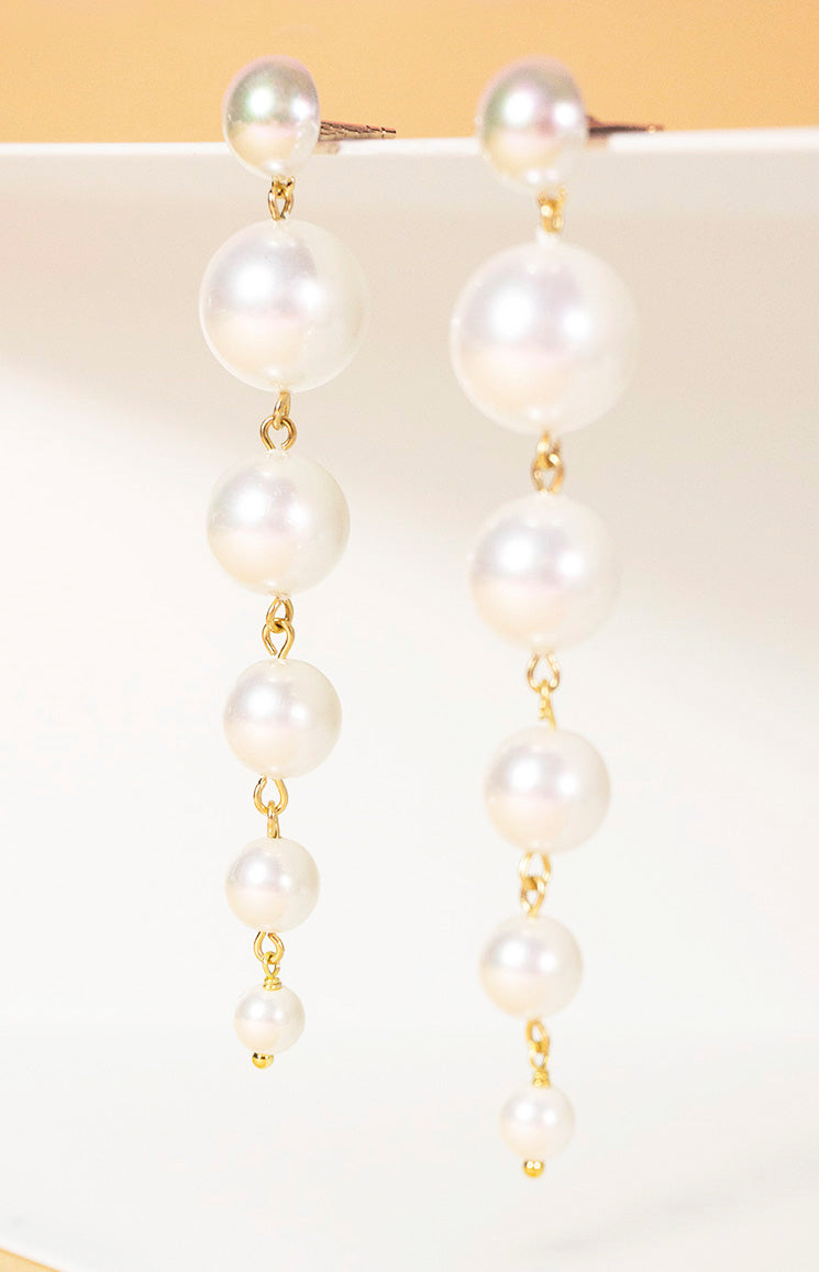 Lange Ohrstecker mit echten Perlen