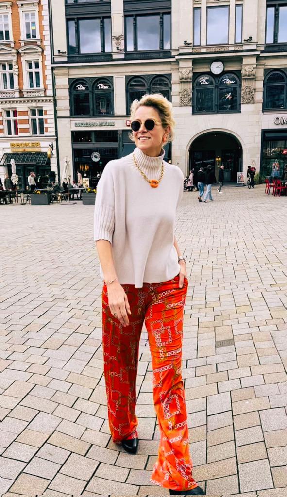 weite Hose mit Muster von dem Hamburger Modelabel stegmann mode